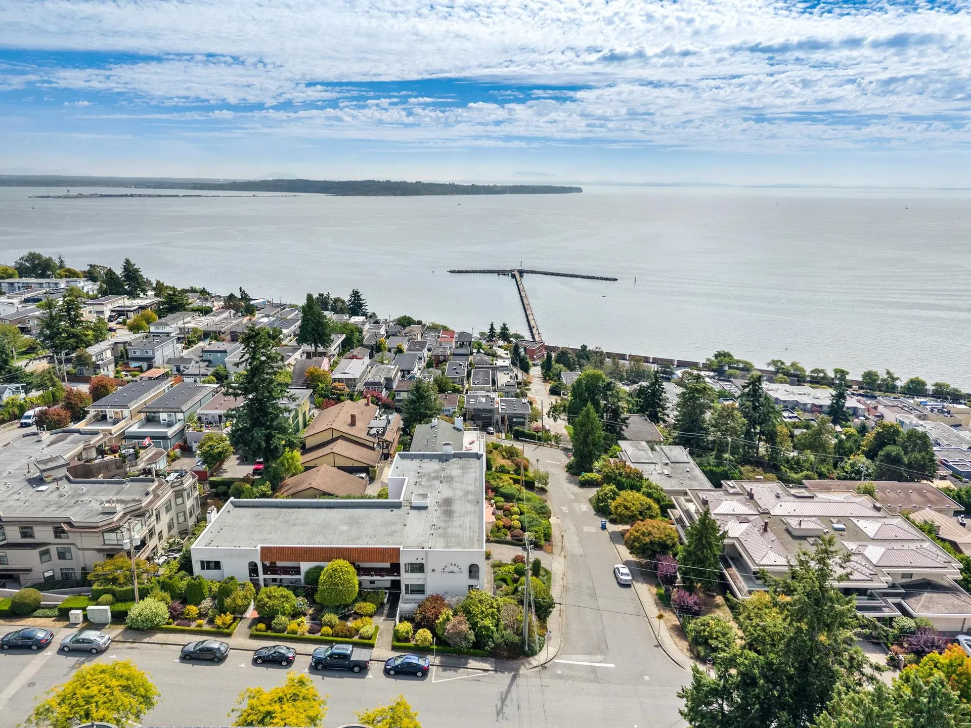 Photo 2 of 29 at #204 – 15070 Prospect Avenue