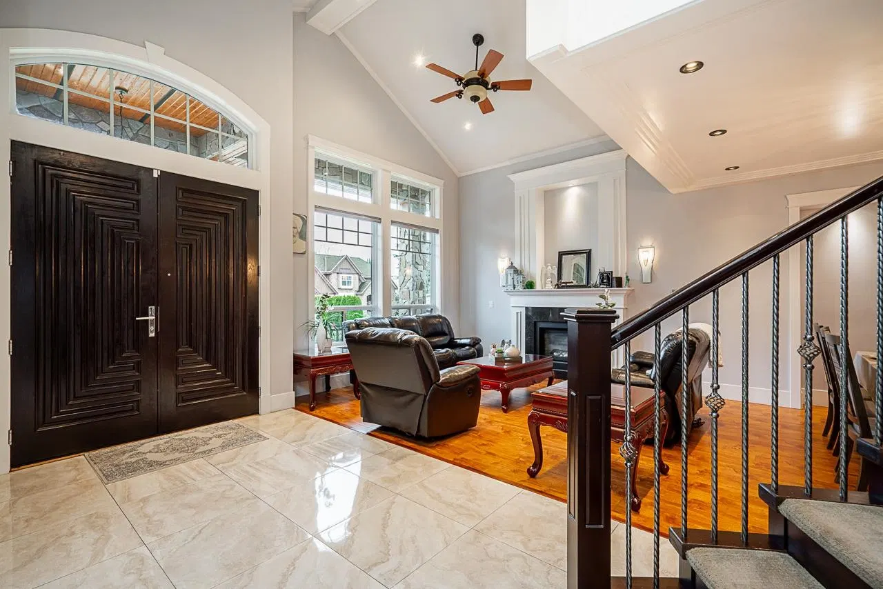 Photo 3 of 38 at 7273 149 Street