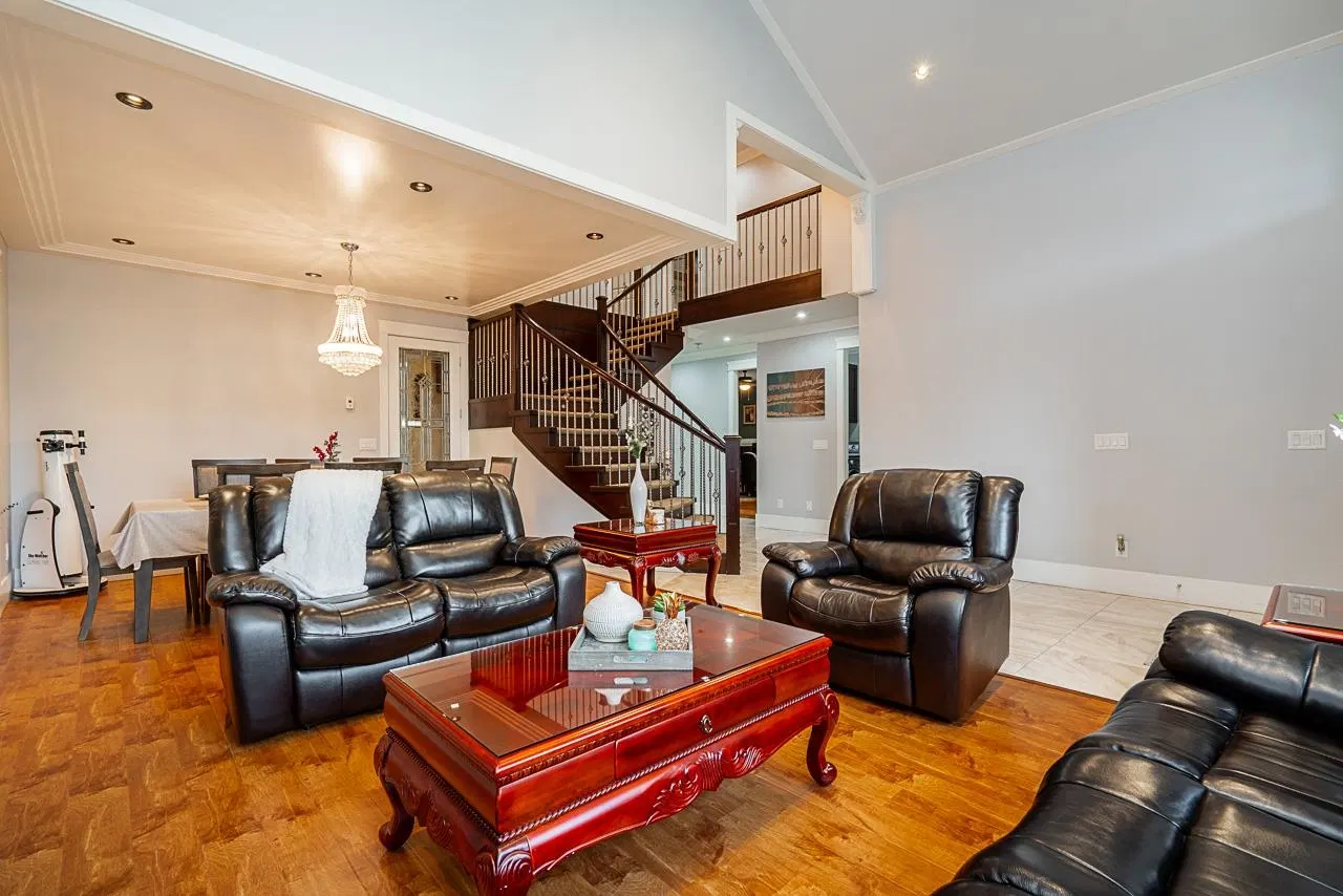 Photo 5 of 38 at 7273 149 Street