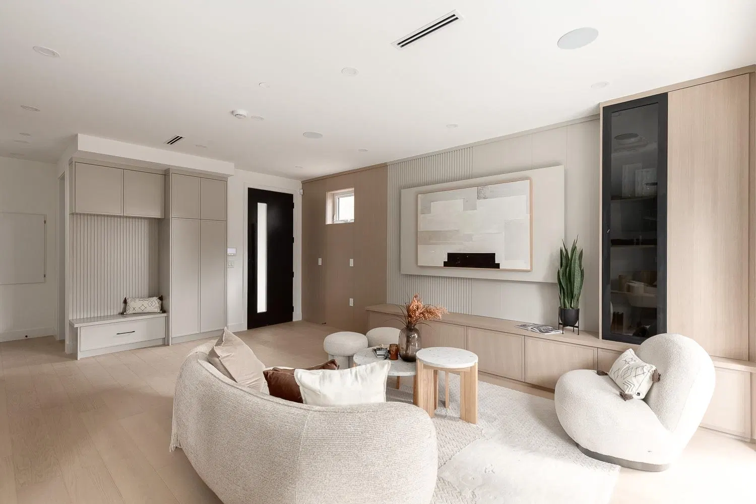 Photo 5 of 25 at #2 – 475 W 20th Avenue