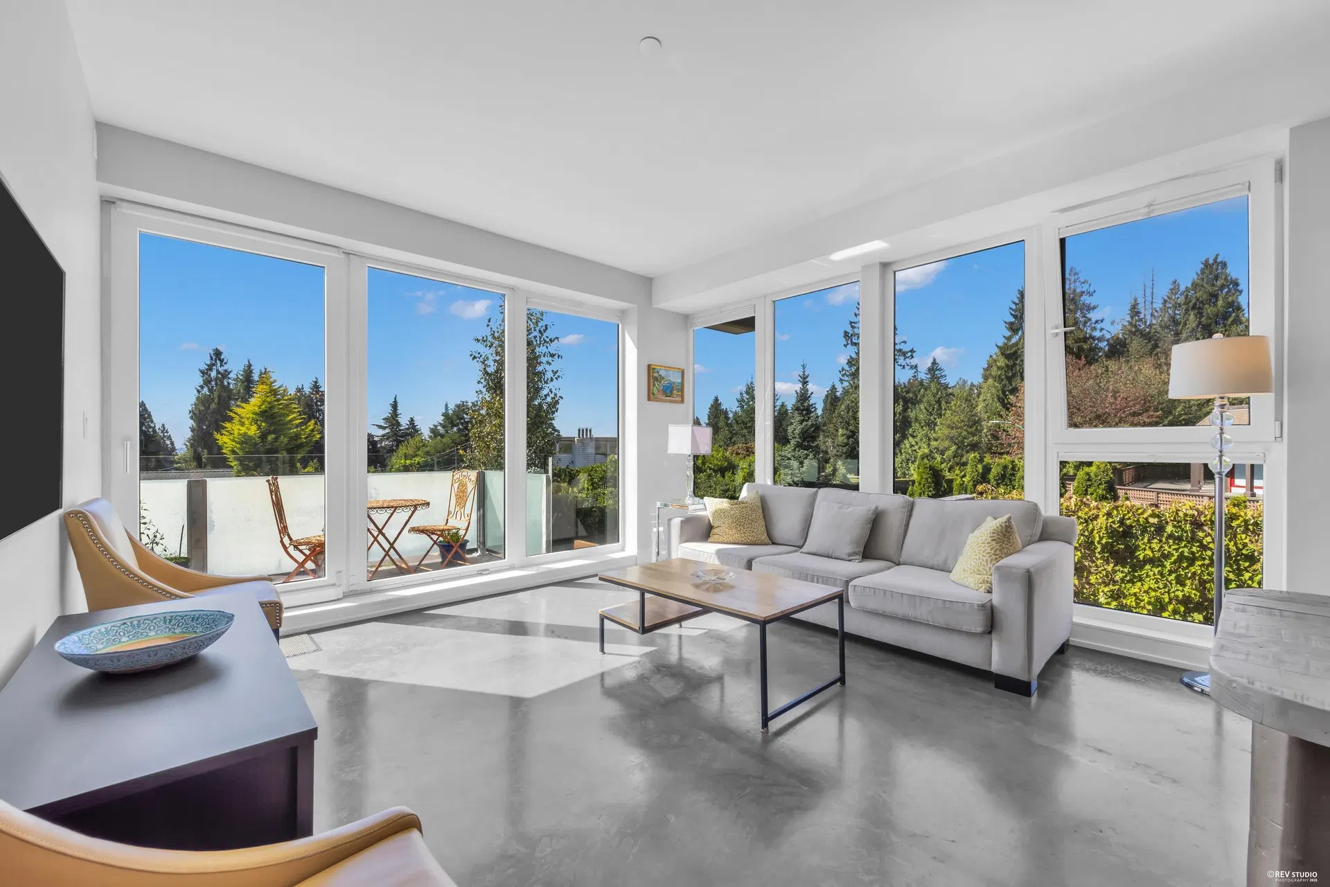 #201 – 650 Evergreen Place