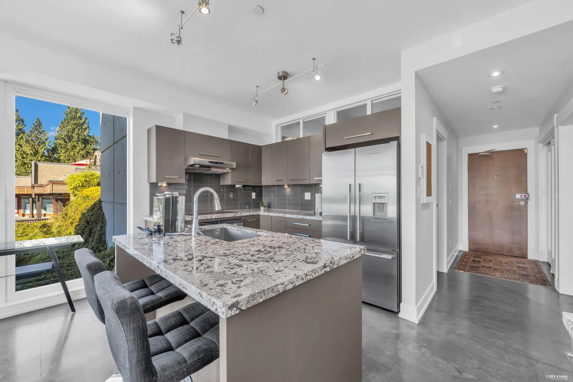 Photo 5 of 34 at #201 – 650 Evergreen Place