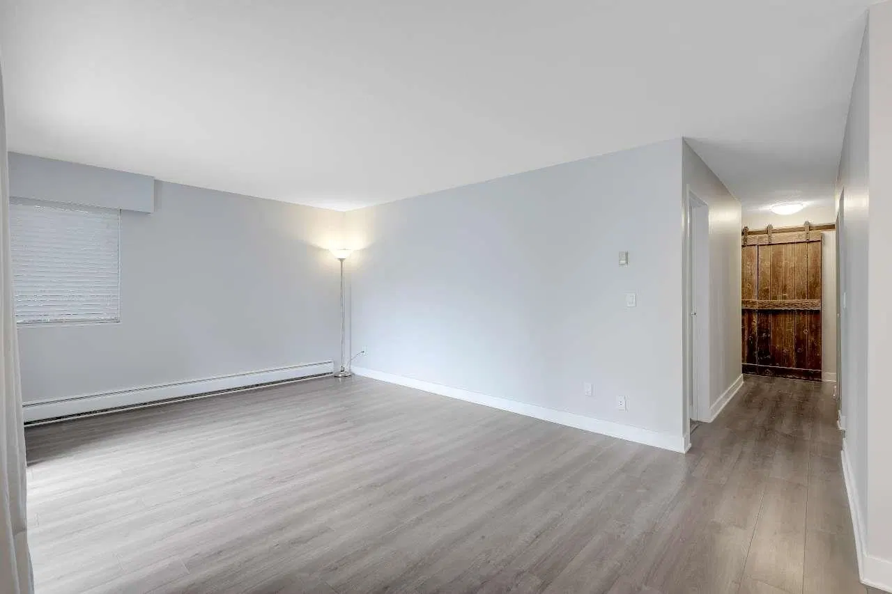 Photo 2 of 32 at #207 – 1544 Fir Street