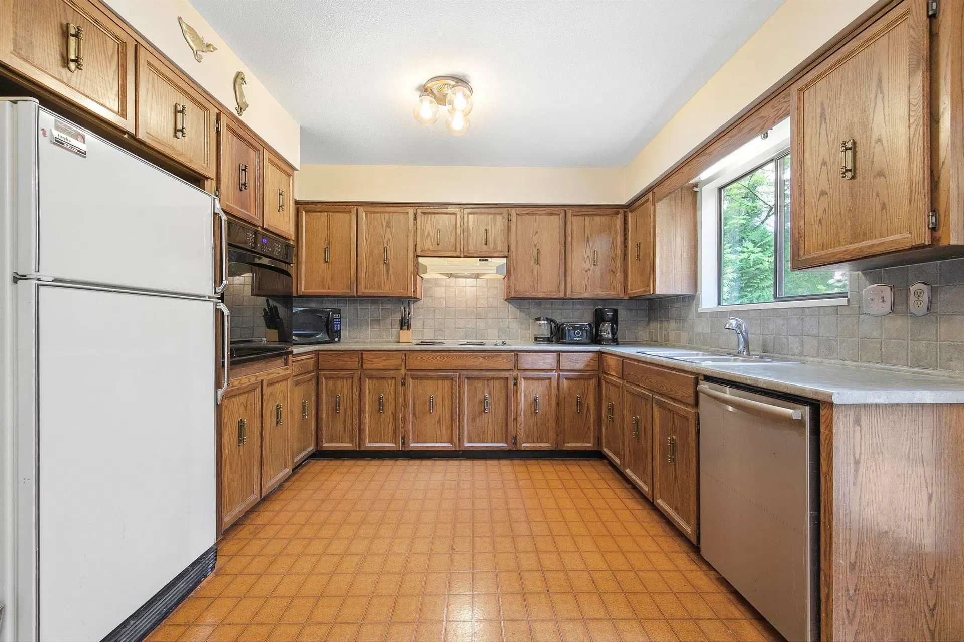 Photo 5 of 26 at 1215 Cypress Place