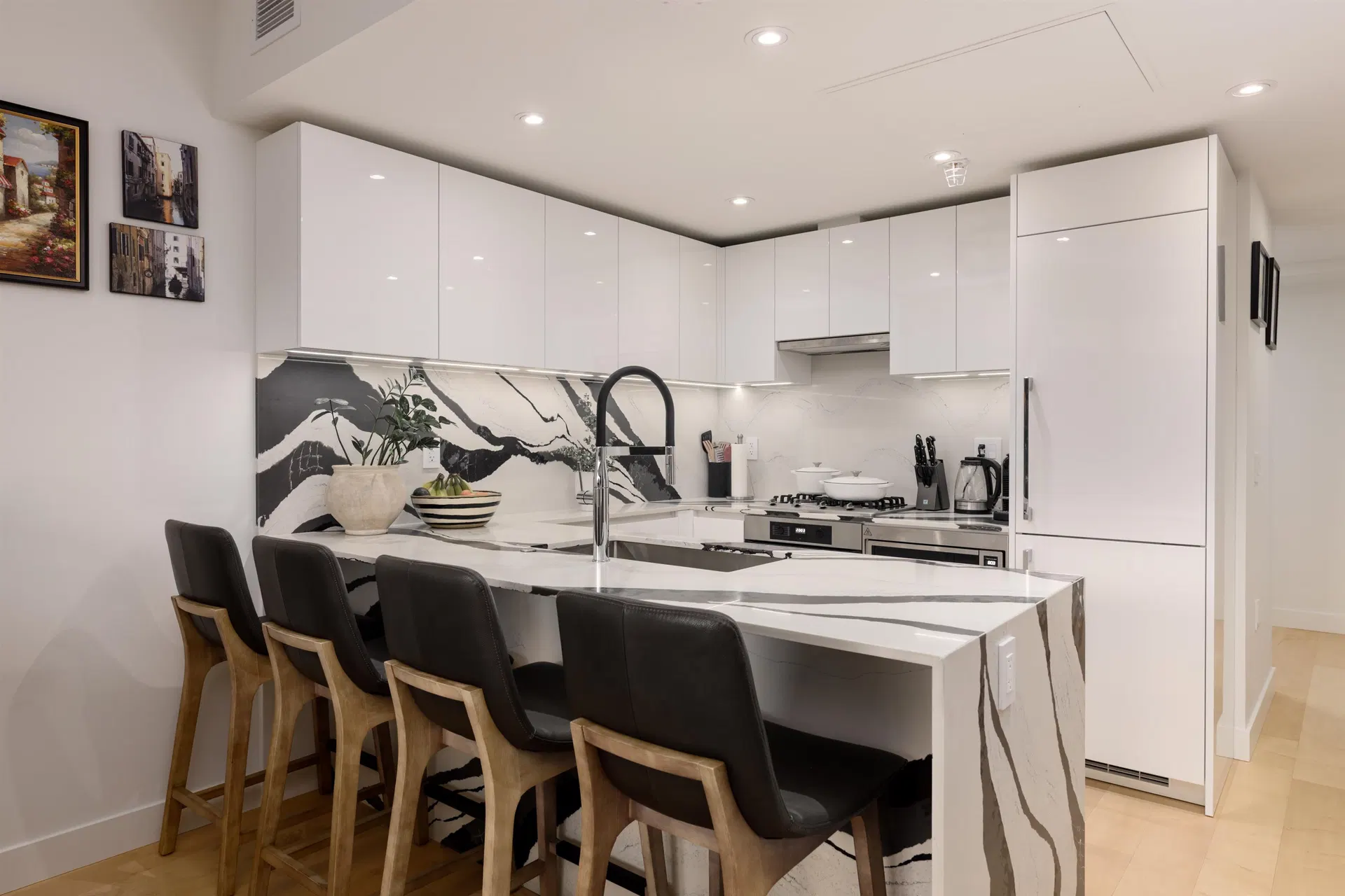Photo 3 of 13 at #1005 – 135 E 13th Street