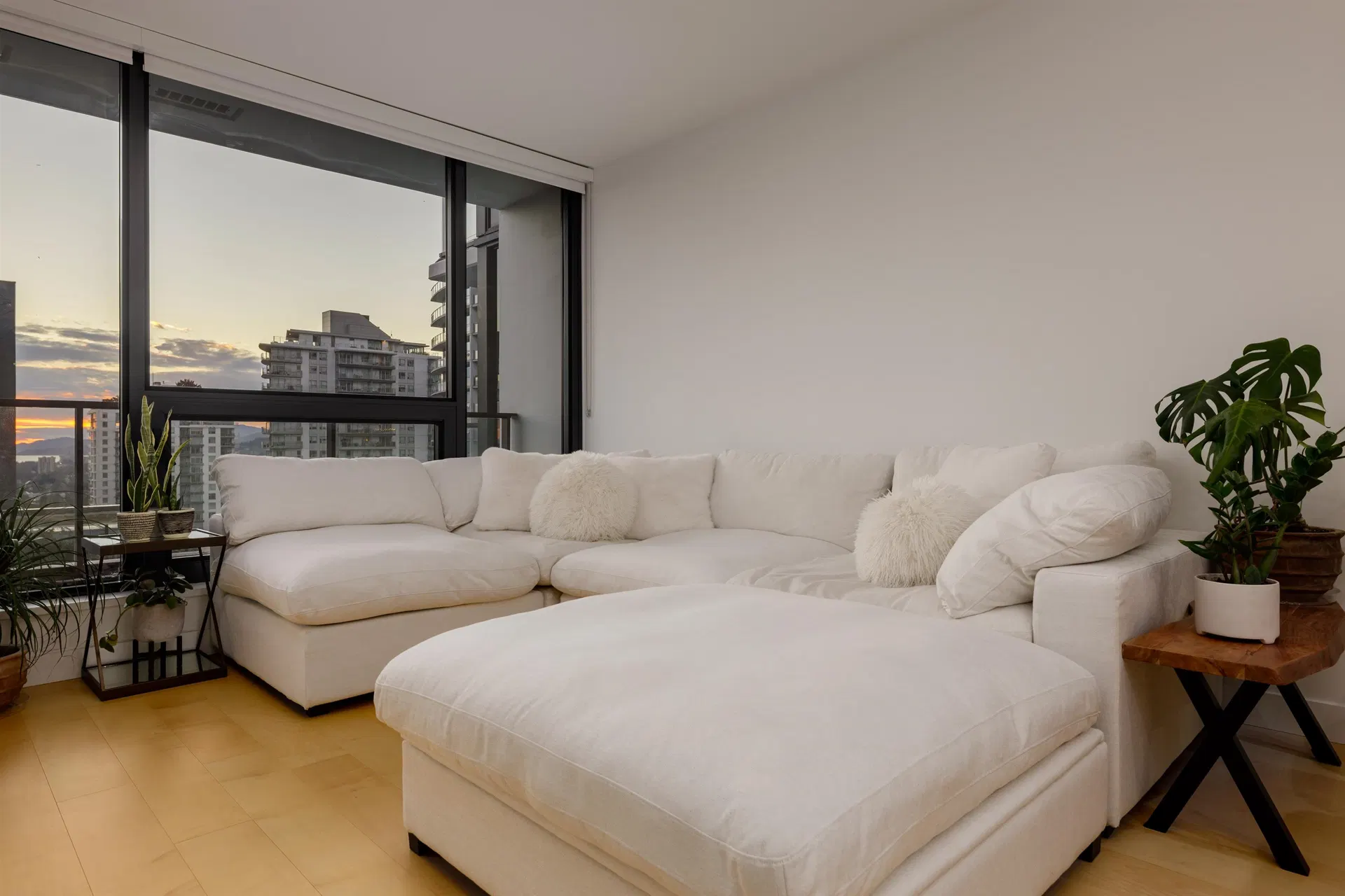 Photo 4 of 13 at #1005 – 135 E 13th Street