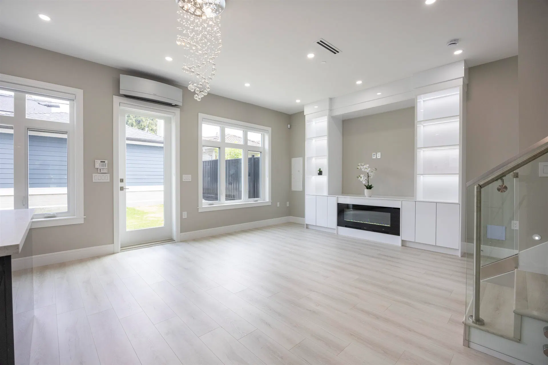 Photo 4 of 23 at #2 – 5808 Lanark Street