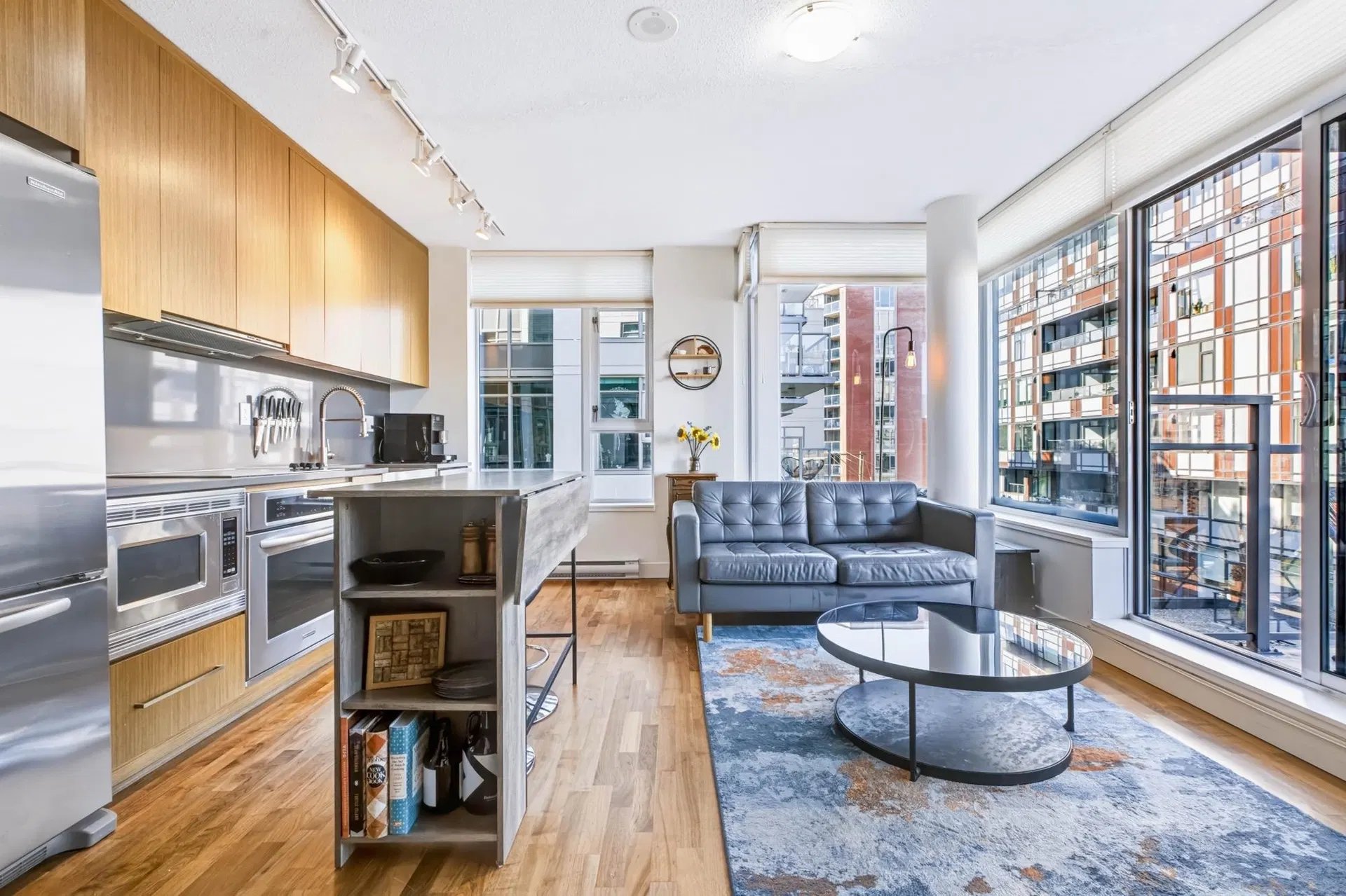 Photo 4 of 27 at #716 – 250 E 6th Avenue