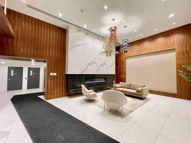 Photo 5 of 25 at #1407 – 595 Austin Avenue