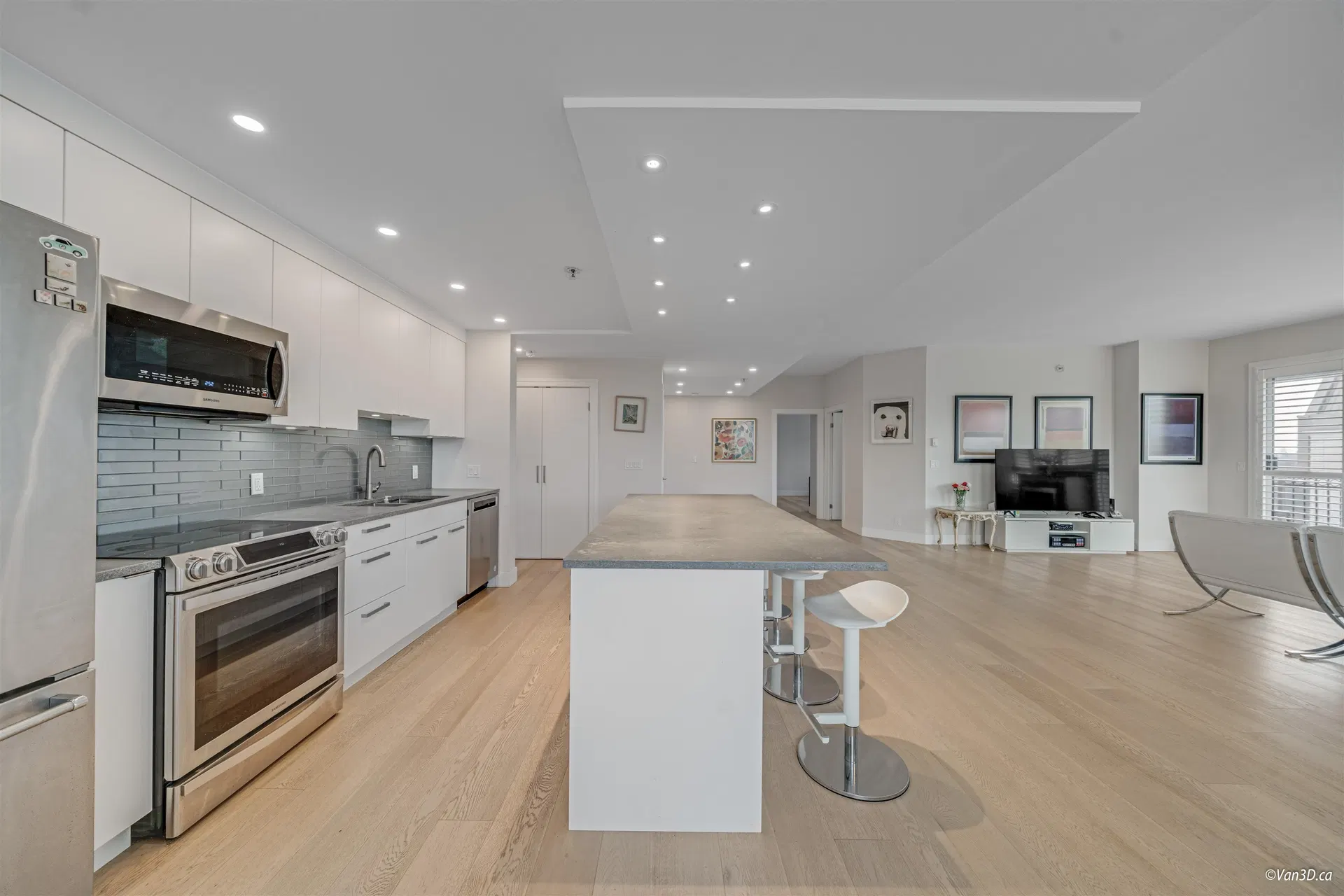 Photo 3 of 29 at #2102 – 555 Austin Avenue