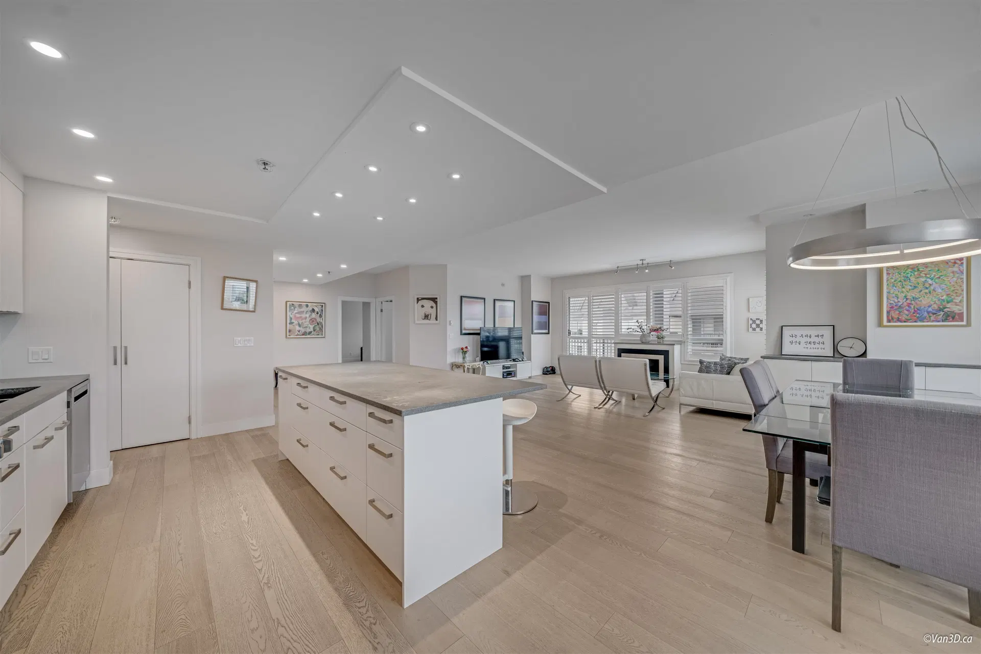 Photo 4 of 29 at #2102 – 555 Austin Avenue