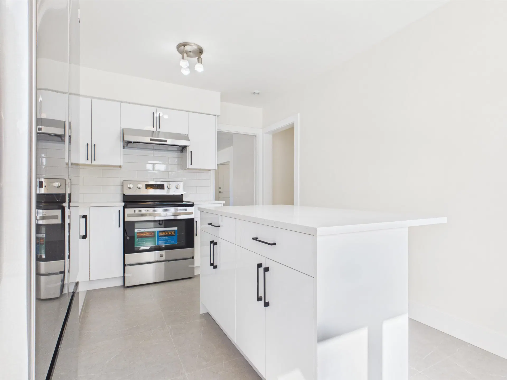 Photo 5 of 13 at 4231 Fleming Street