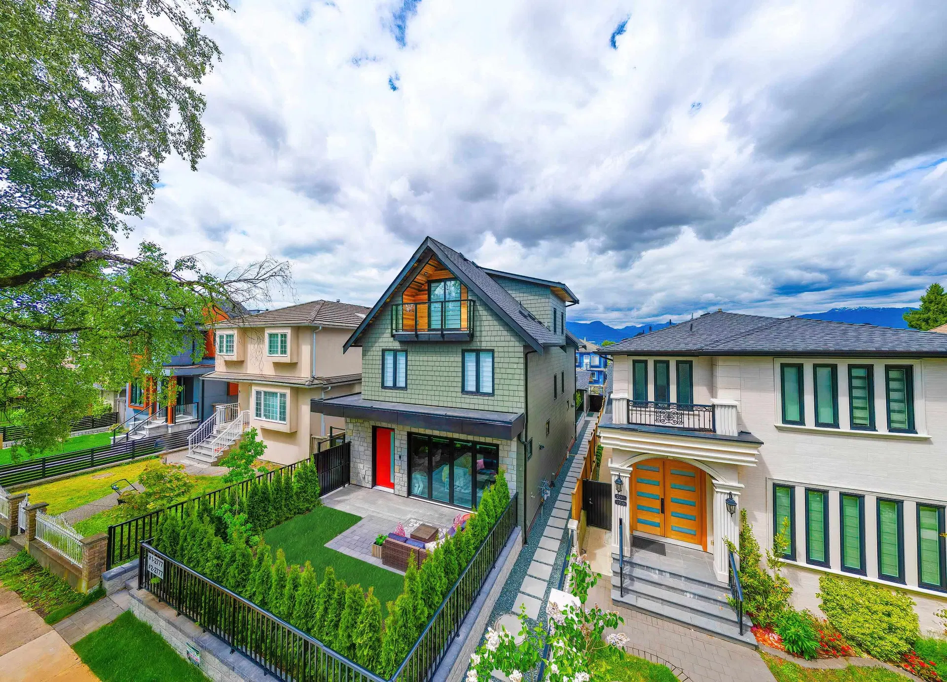 Photo 3 of 32 at #1 – 2777 E 27th Avenue