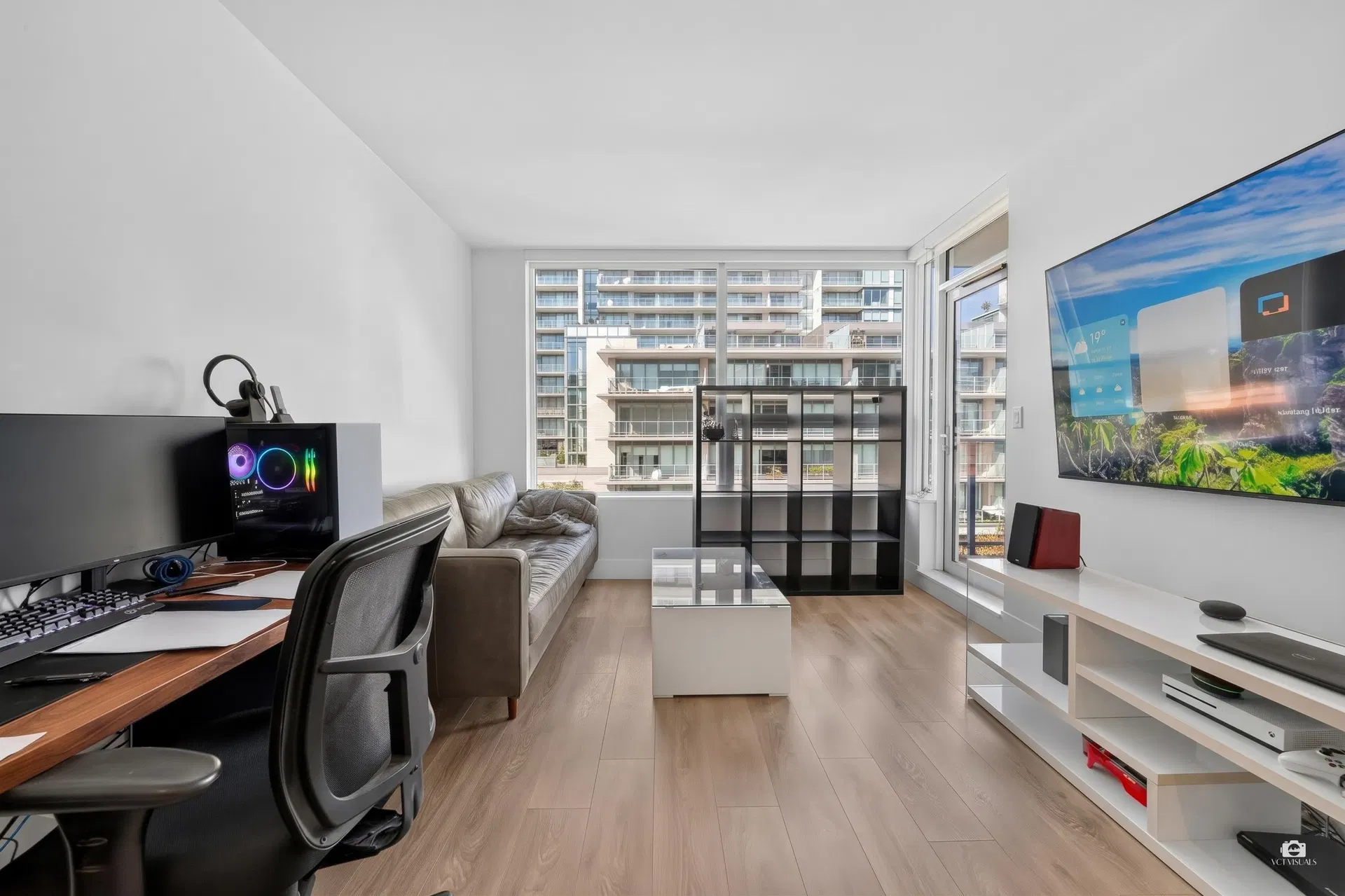 Photo 5 of 29 at #512 – 6900 Pearson Way