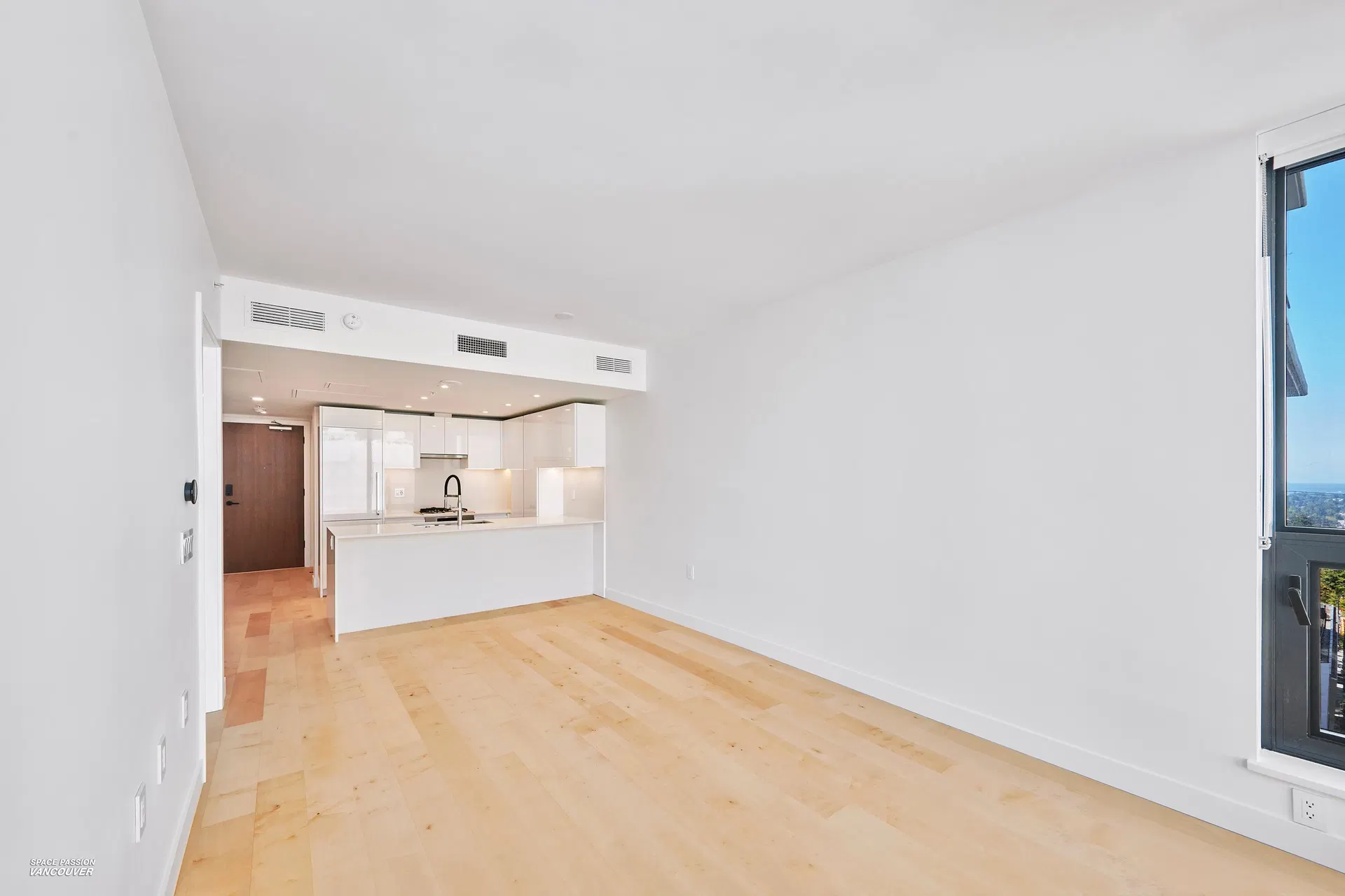 Photo 5 of 38 at #807 – 135 E 13th Street