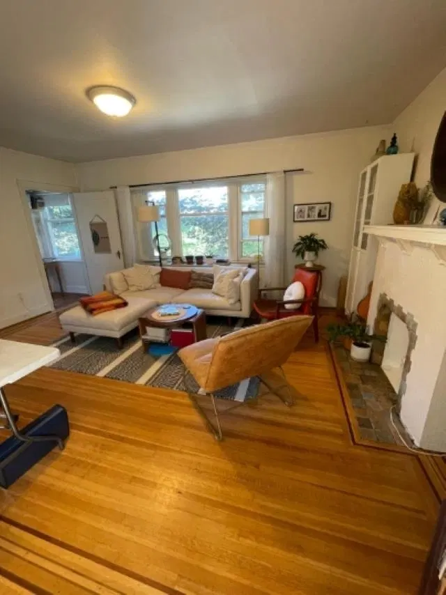 Photo 3 of 15 at #5 – 1086 W 10th Avenue