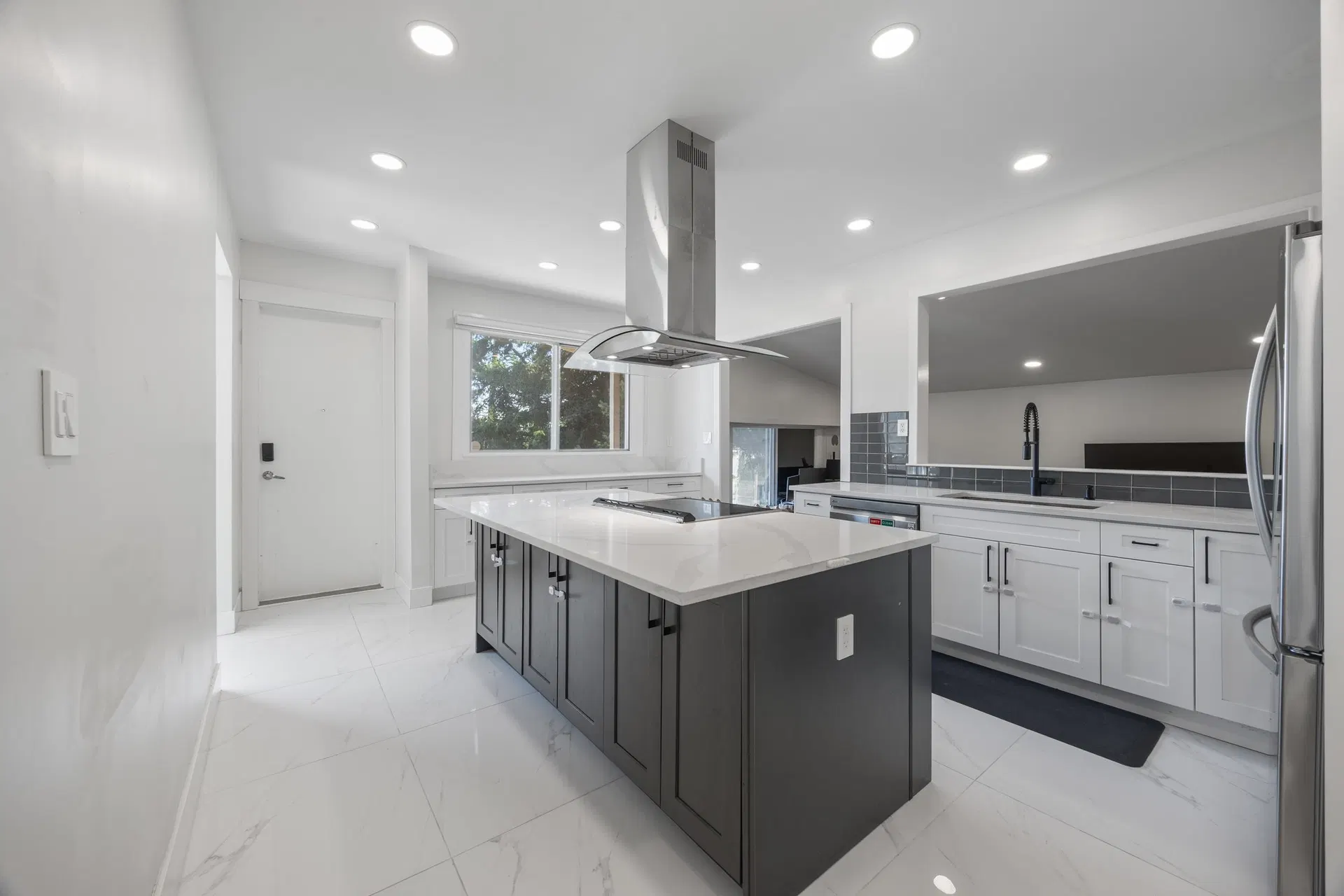 Photo 5 of 40 at 8085 10th Avenue