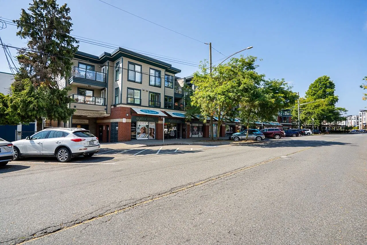 Photo 3 of 35 at #307 – 15210 Pacific Avenue