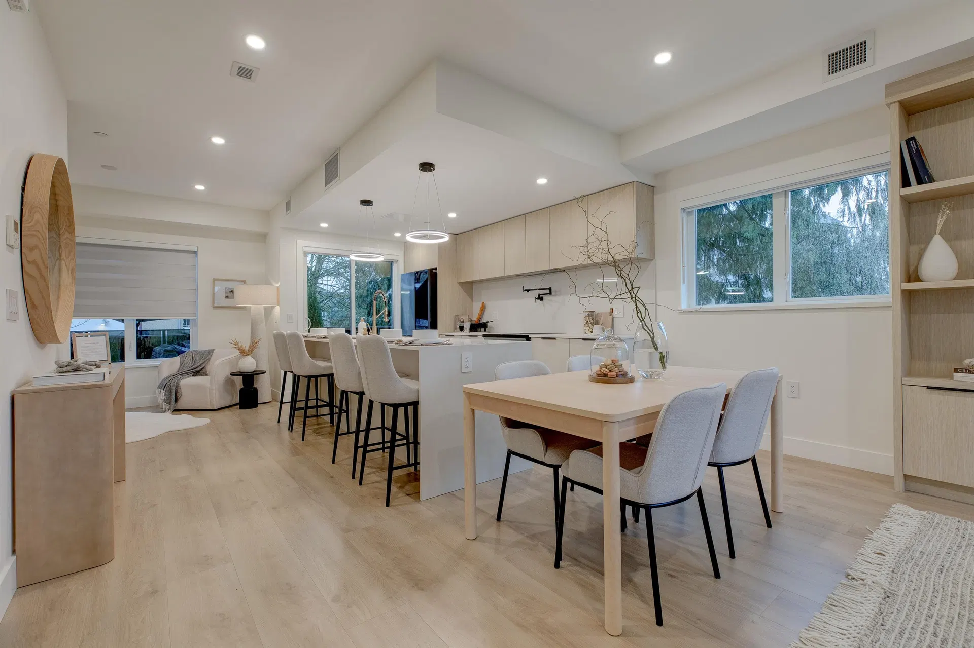 Photo 4 of 37 at #8 – 339 Keary Street