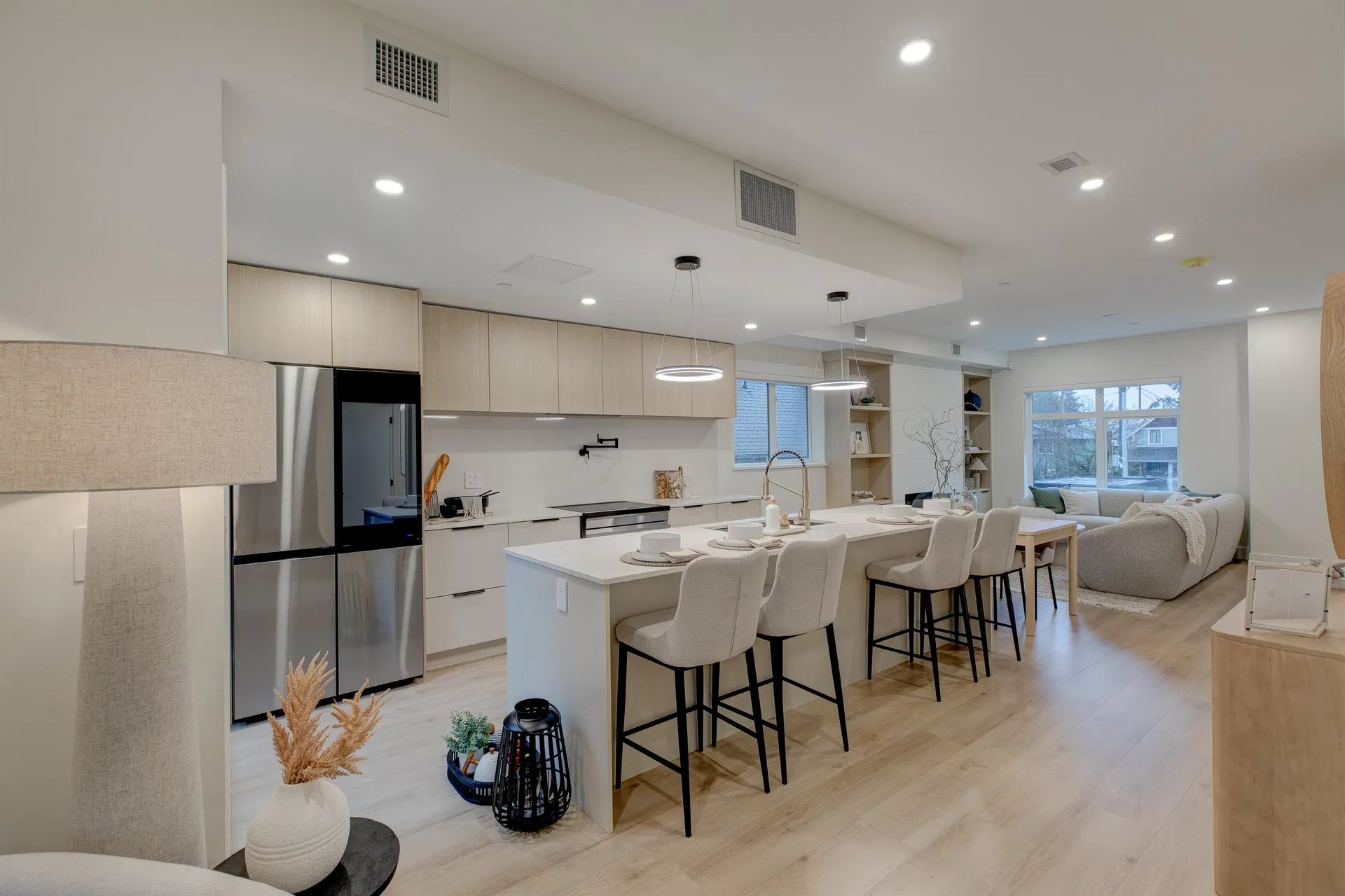 Photo 5 of 37 at #8 – 339 Keary Street