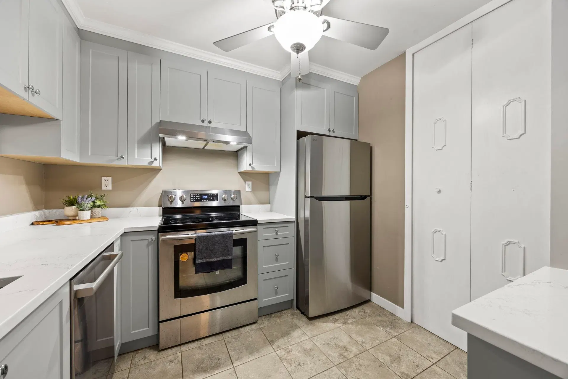 Photo 5 of 23 at #212 – 15313 19 Avenue