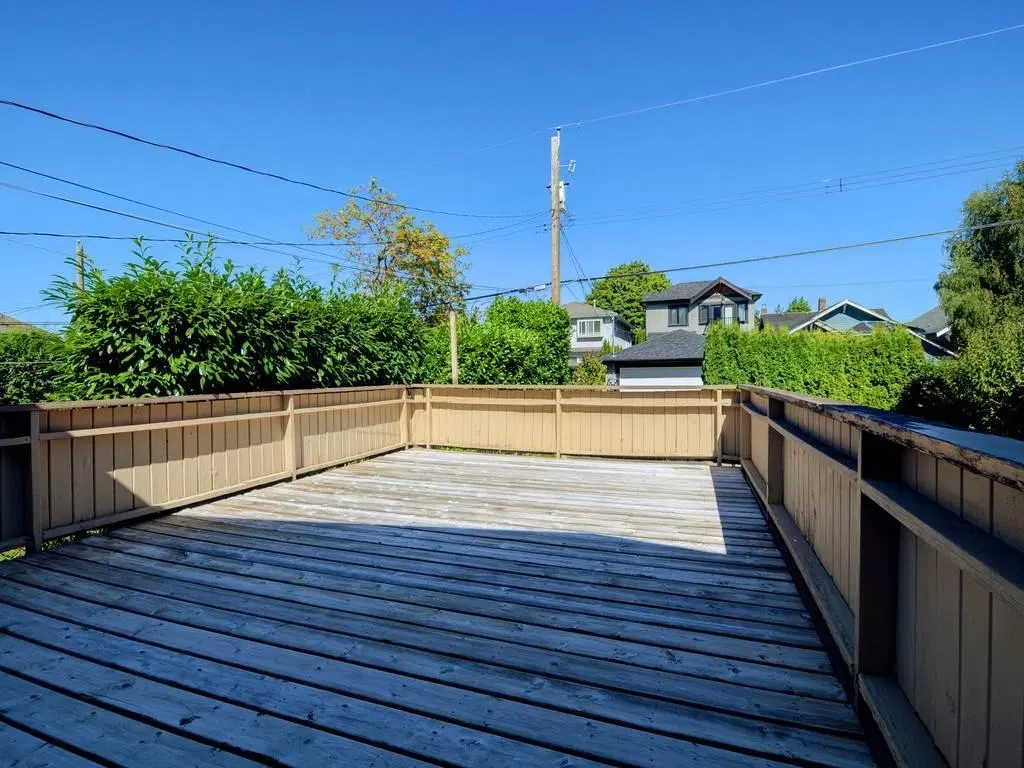 Photo 3 of 17 at 2941 W 42nd Avenue