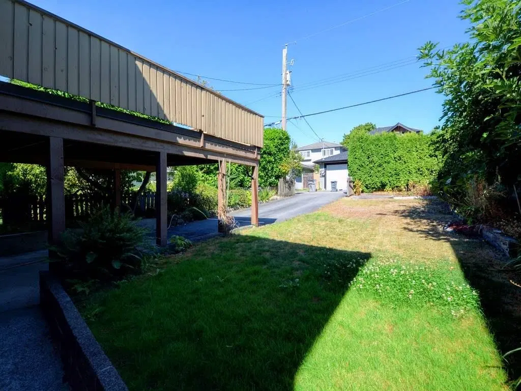 Photo 4 of 17 at 2941 W 42nd Avenue