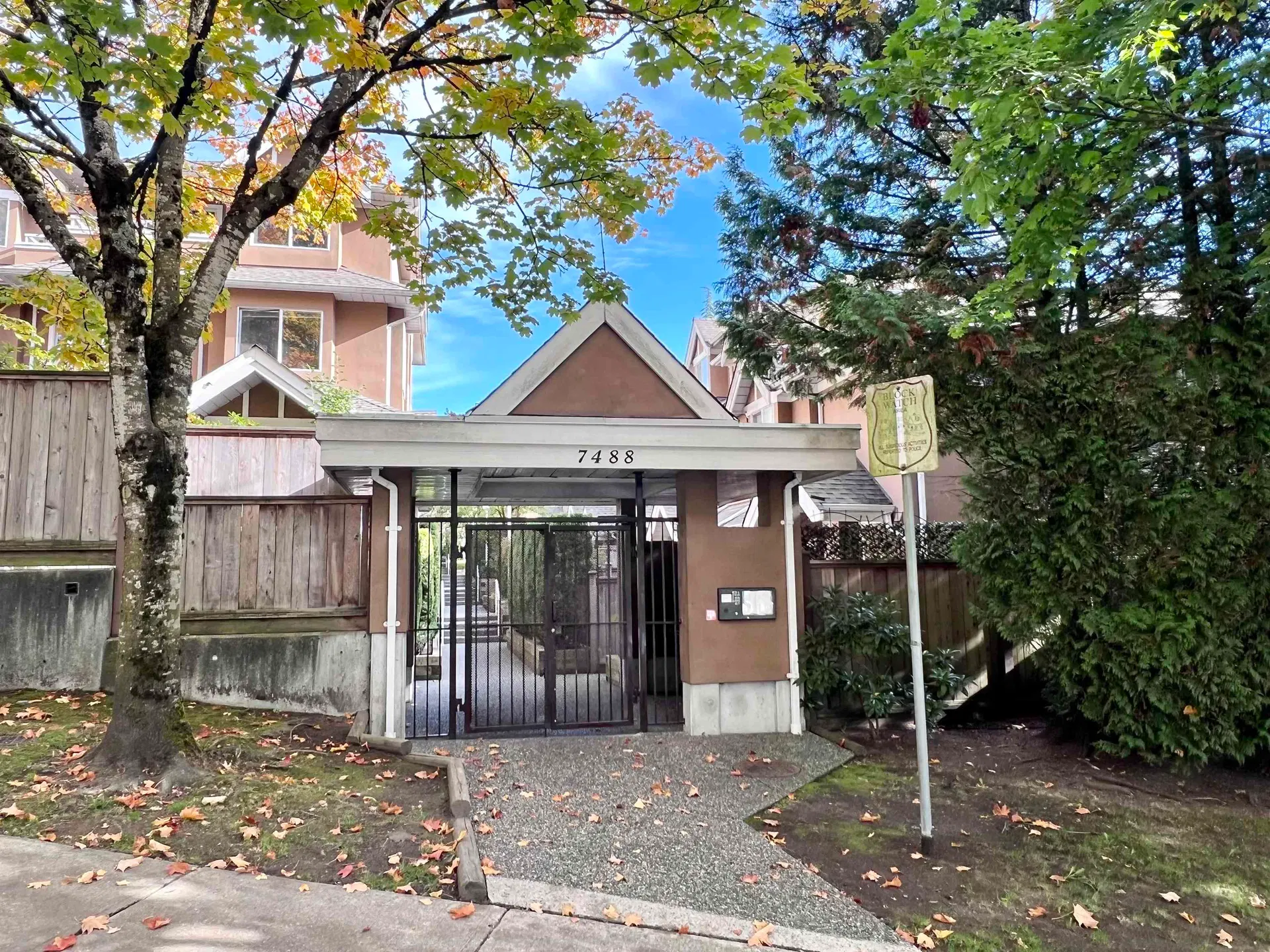 Photo 1 of 11 at #11 – 7488 Salisbury Avenue