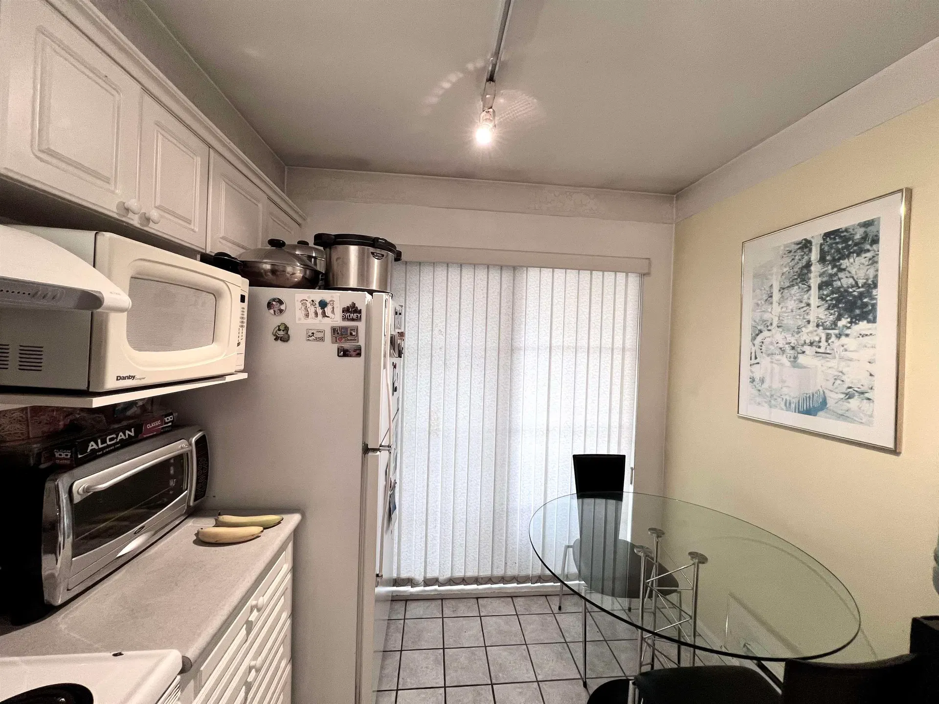 Photo 5 of 11 at #11 – 7488 Salisbury Avenue