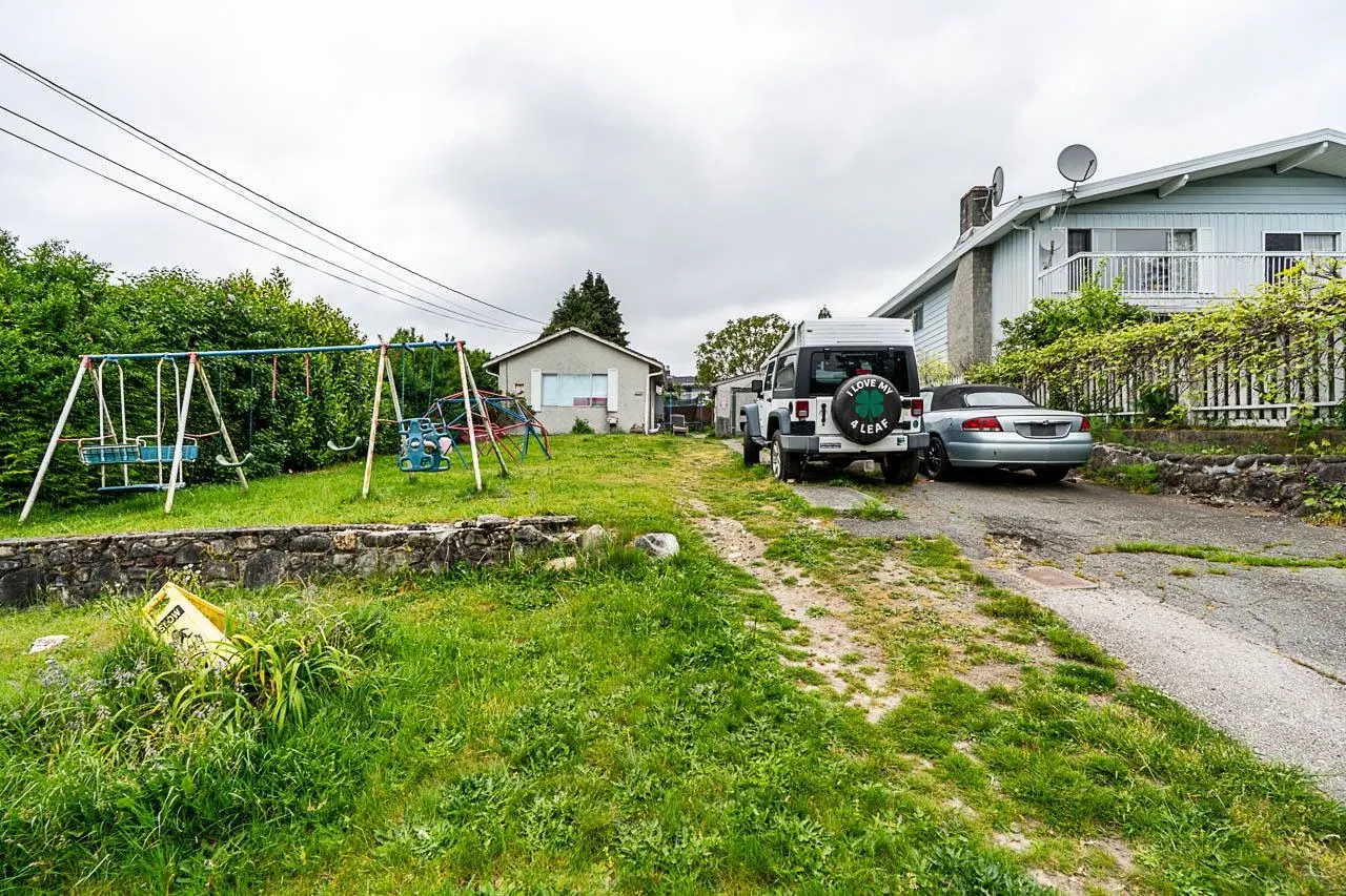 Photo 1 of 39 at 2233 Edinburgh Street