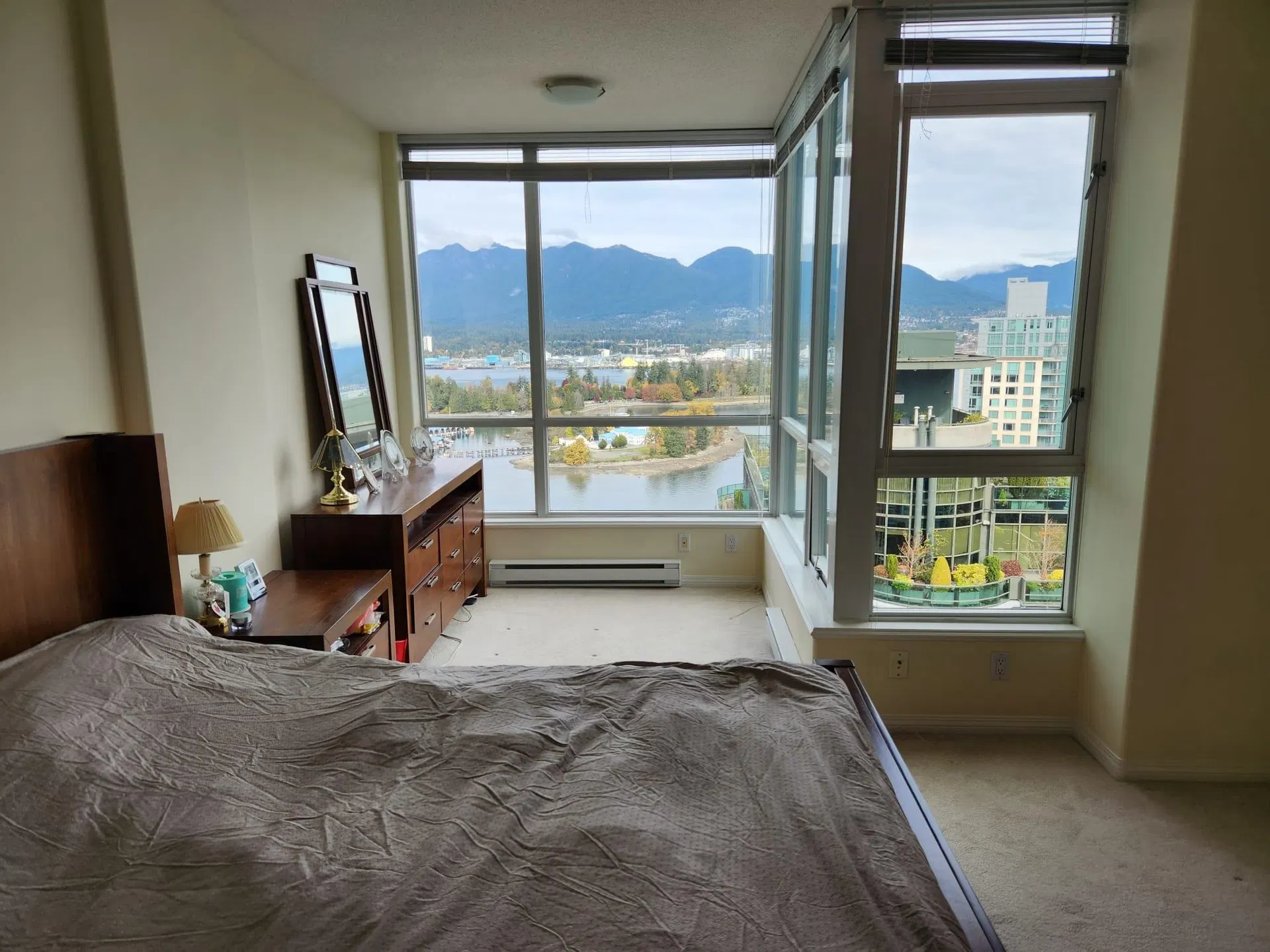 Photo 5 of 17 at #3307 – 1328 W Pender Street