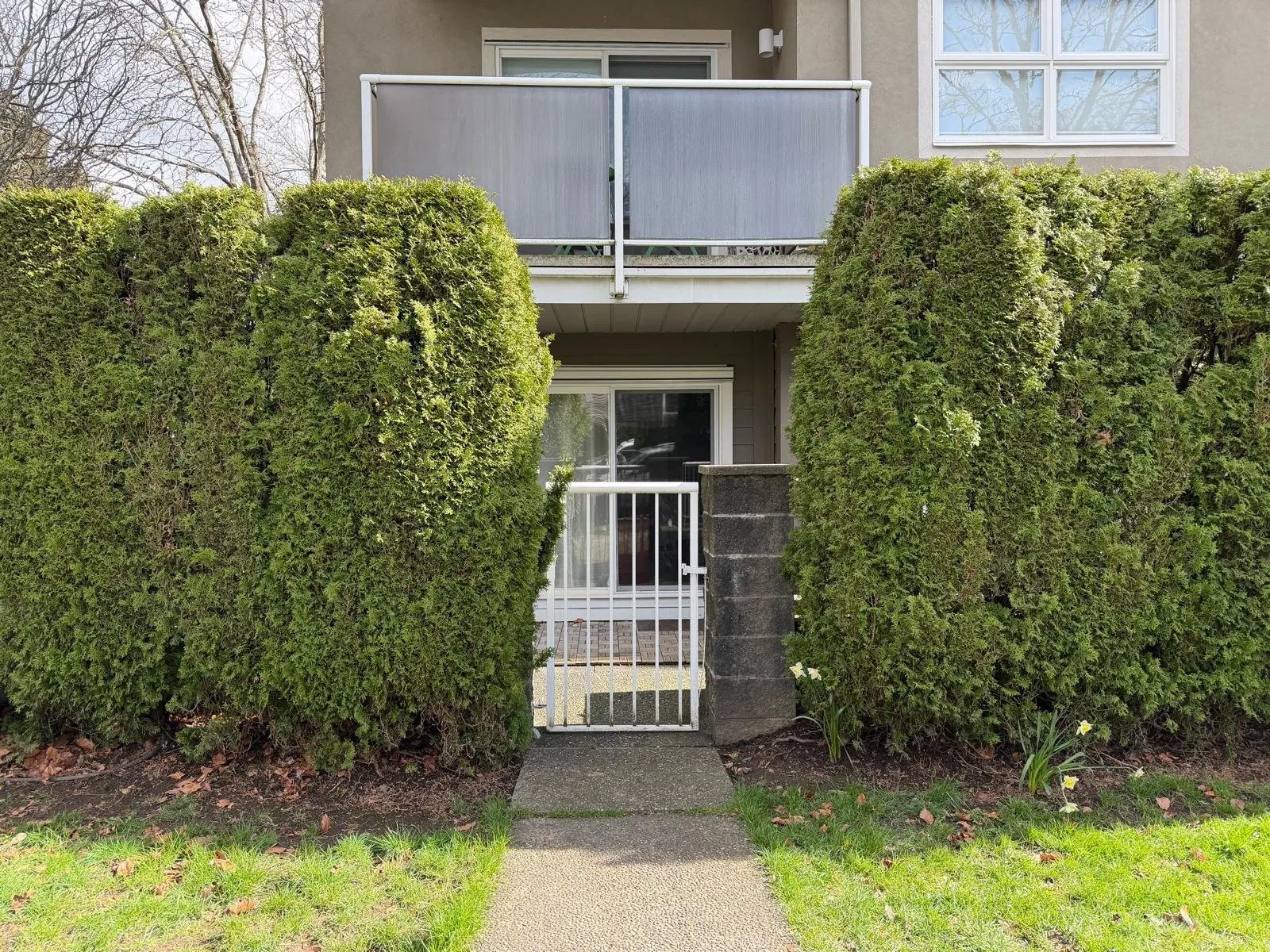 Photo 4 of 27 at #102 – 3008 Willow Street