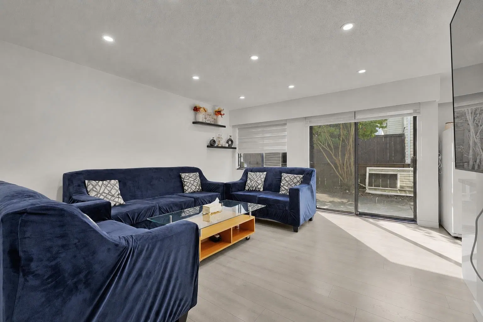 Photo 4 of 25 at #47 – 9378 122 Street