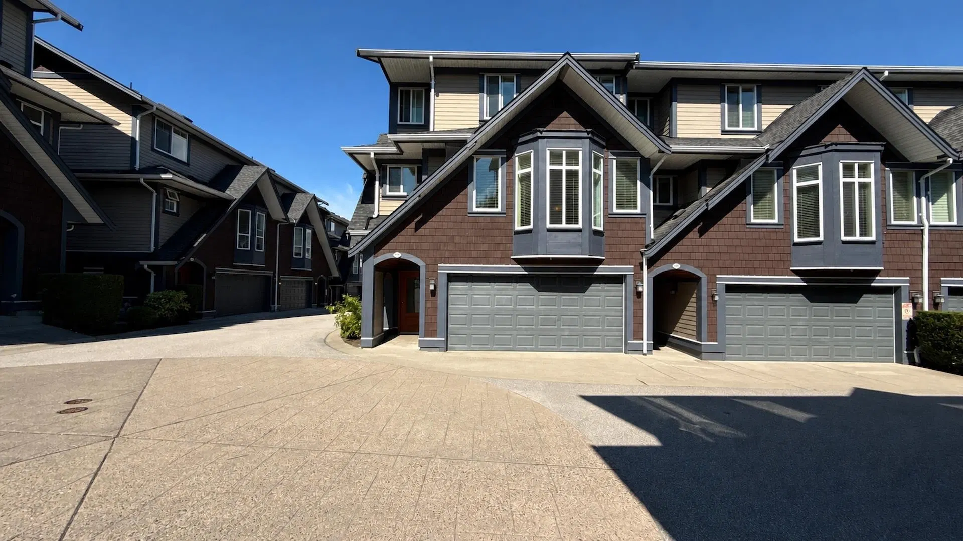 Photo 3 of 36 at #10 – 15977 26 Avenue
