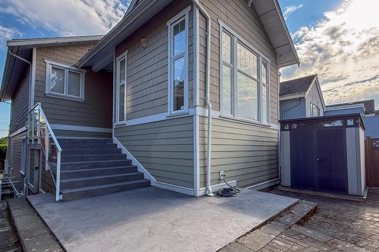 Photo 2 of 39 at 2307 Marine Drive