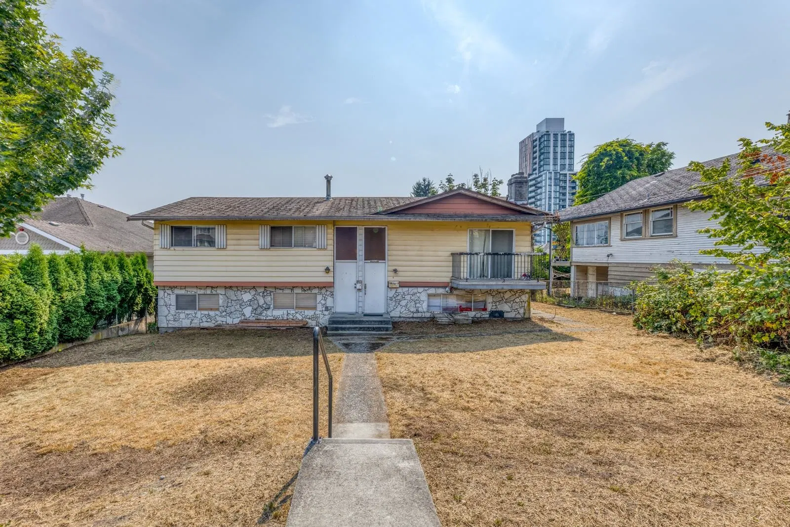 Photo 1 of 36 at 920 Harris Avenue