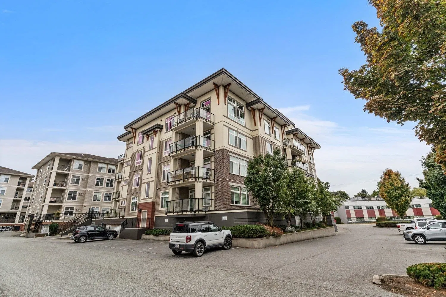 Photo 4 of 39 at #405 – 9130 Corbould Street
