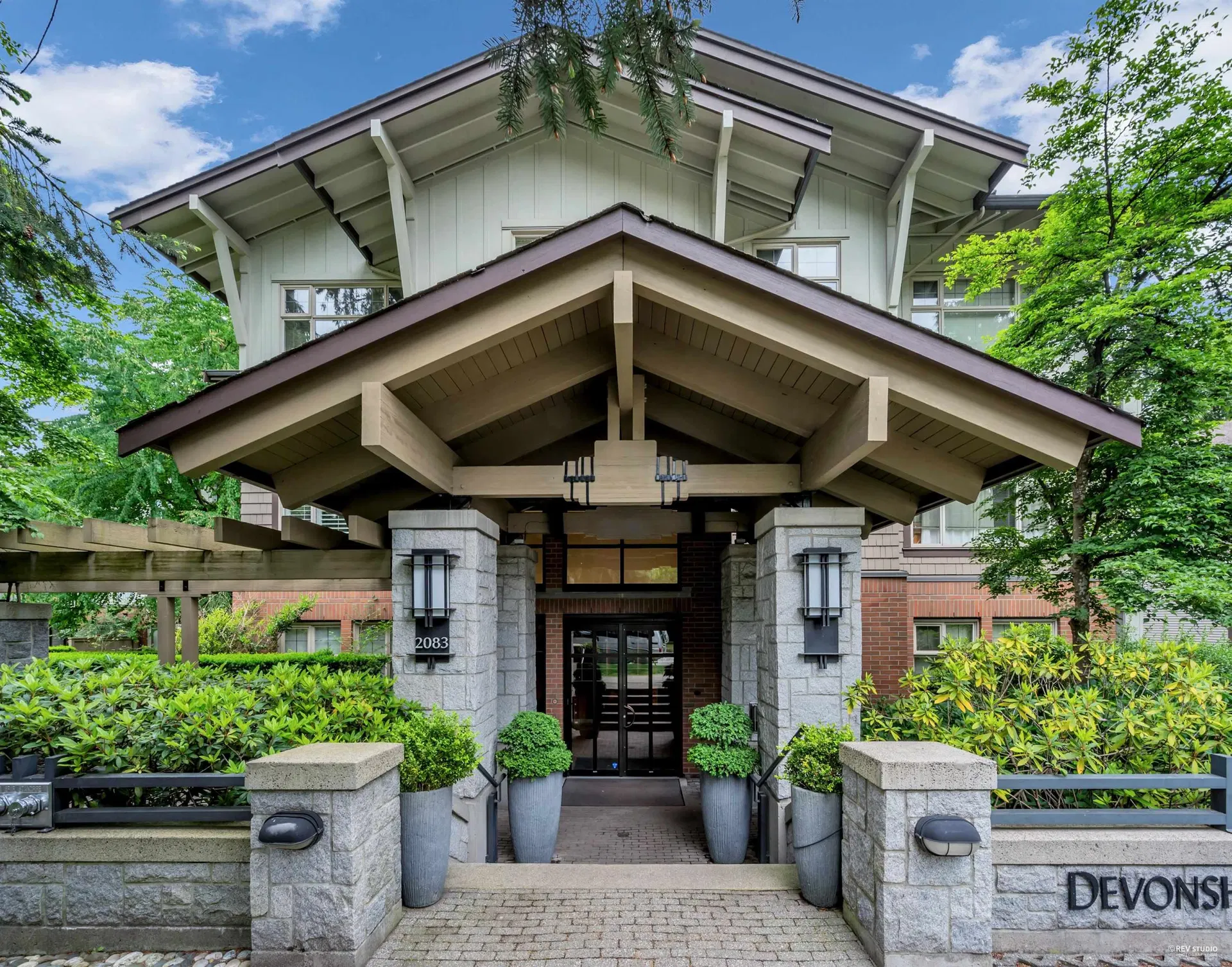 #307 – 2083 33 Avenue
