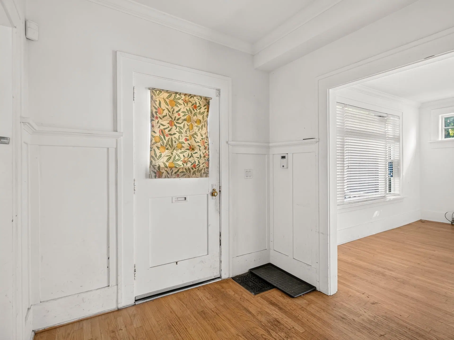Photo 2 of 13 at 4606 W 11th Avenue
