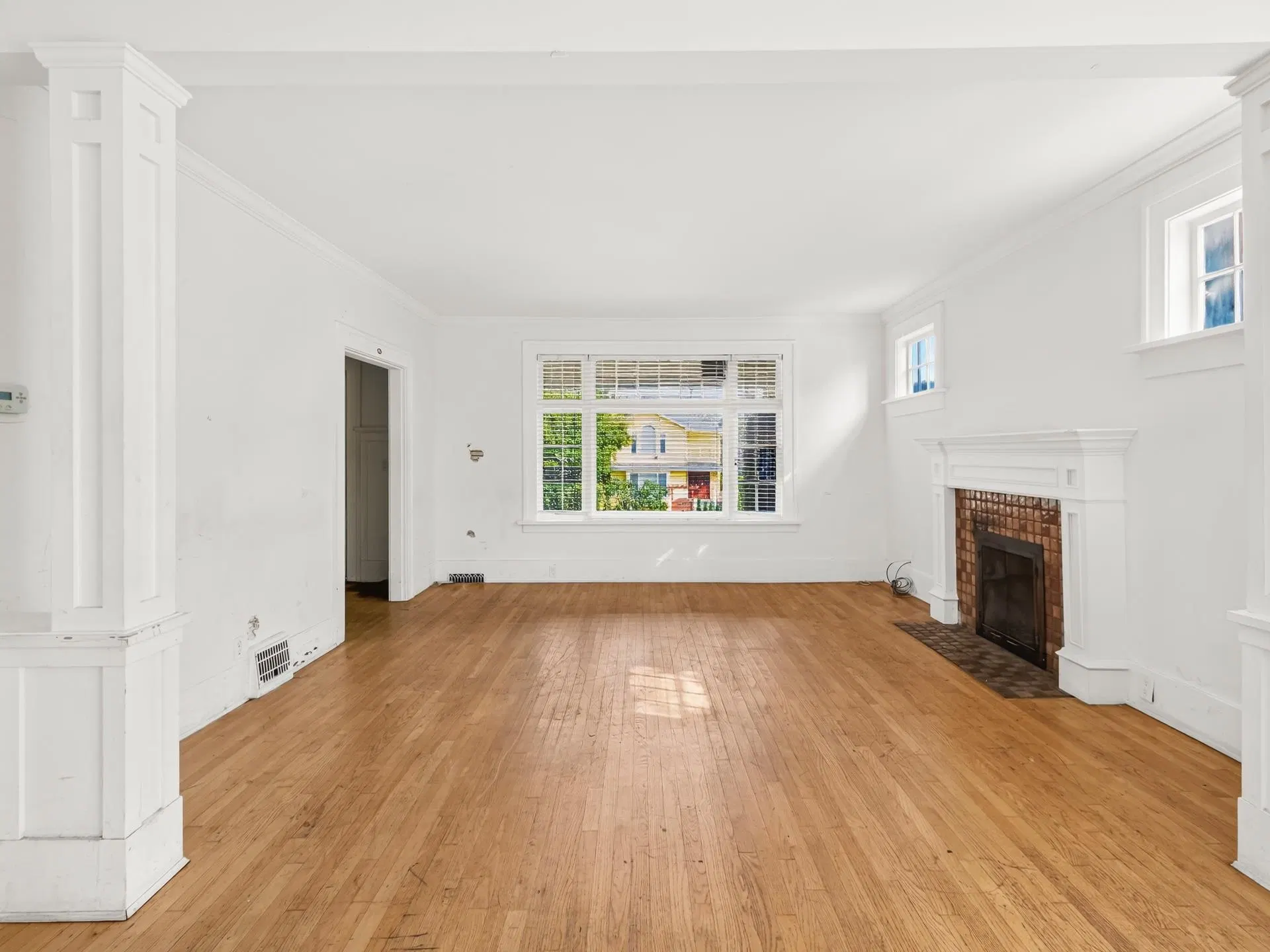 Photo 3 of 13 at 4606 W 11th Avenue