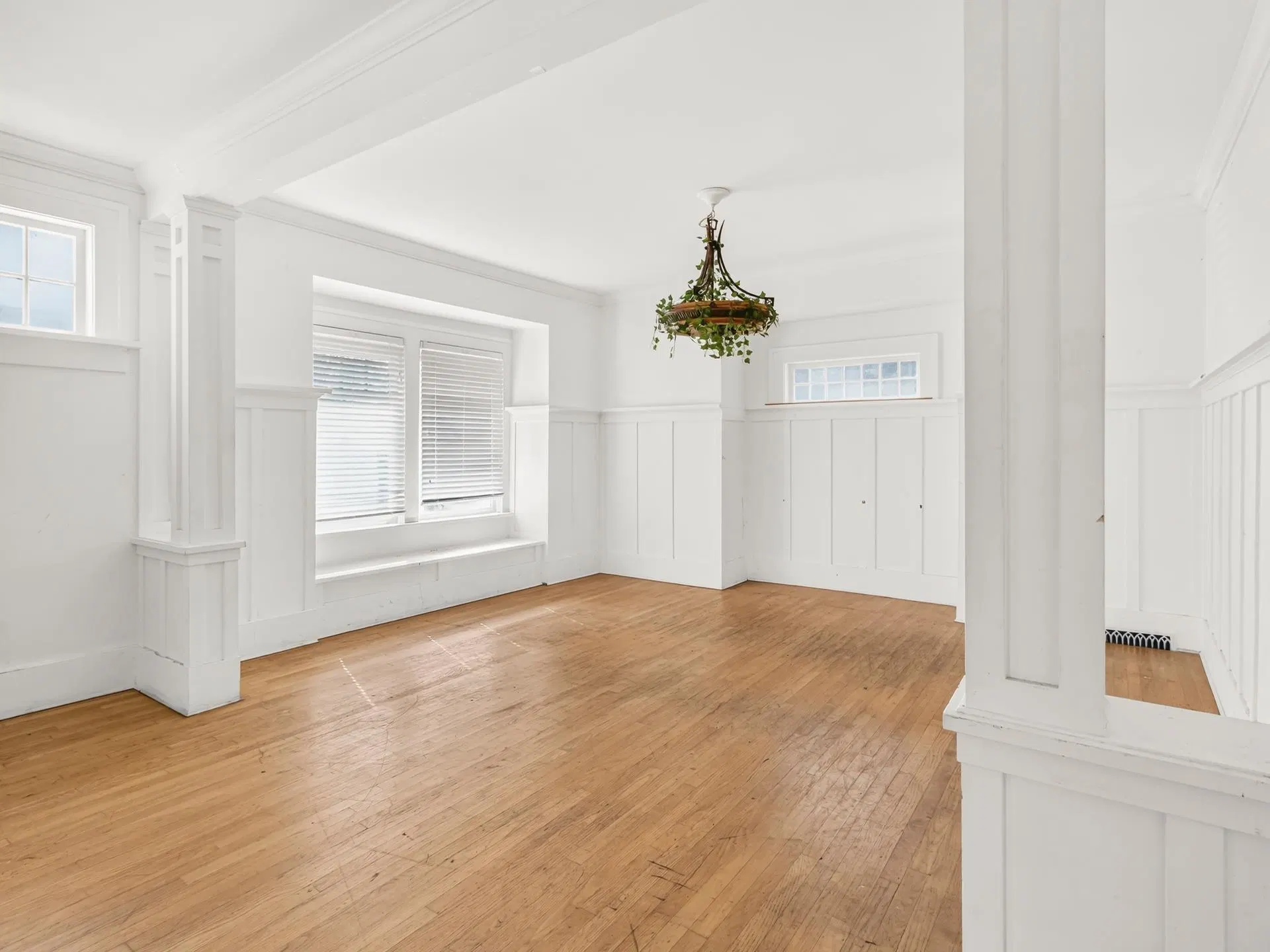 Photo 4 of 13 at 4606 W 11th Avenue