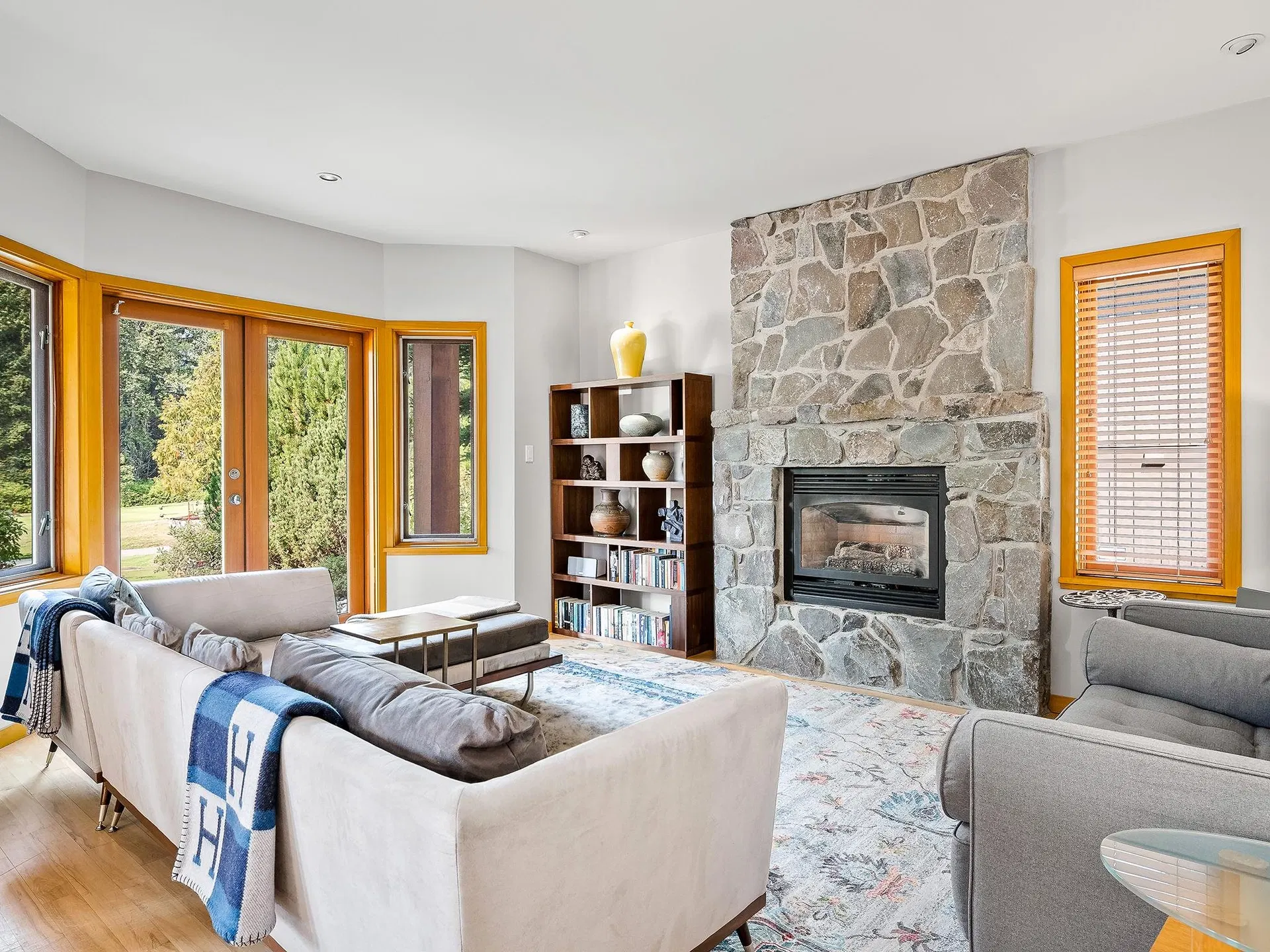 Photo 2 of 40 at 8107 Muirfield Crescent