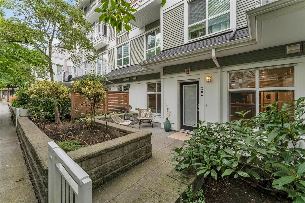 Photo 2 of 25 at #304 – 618 Langside Avenue
