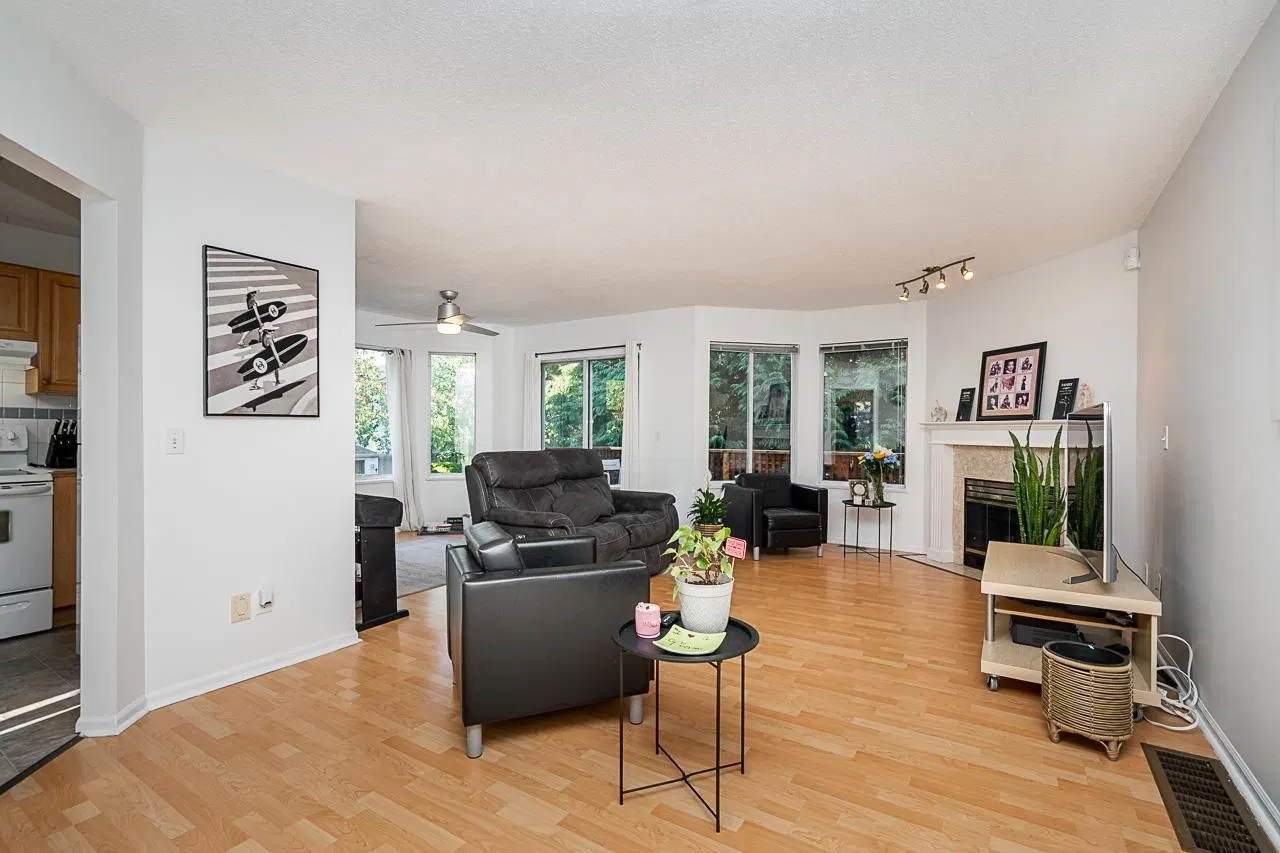 Photo 3 of 35 at #43 – 7875 122 Street