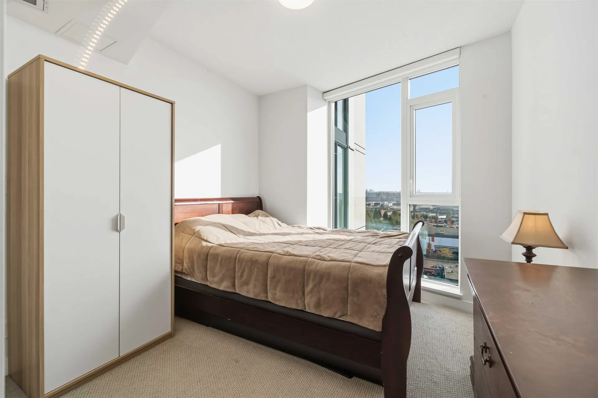 Photo 4 of 37 at #1306 – 1401 Hunter Street