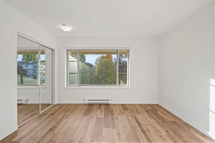 Photo 5 of 28 at #13 – 5388 201a Street