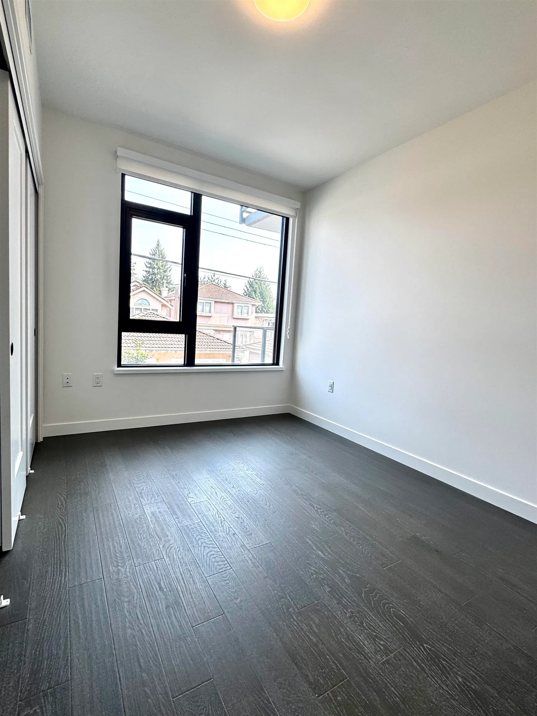 Photo 5 of 21 at #211 – 8398 Oak Street