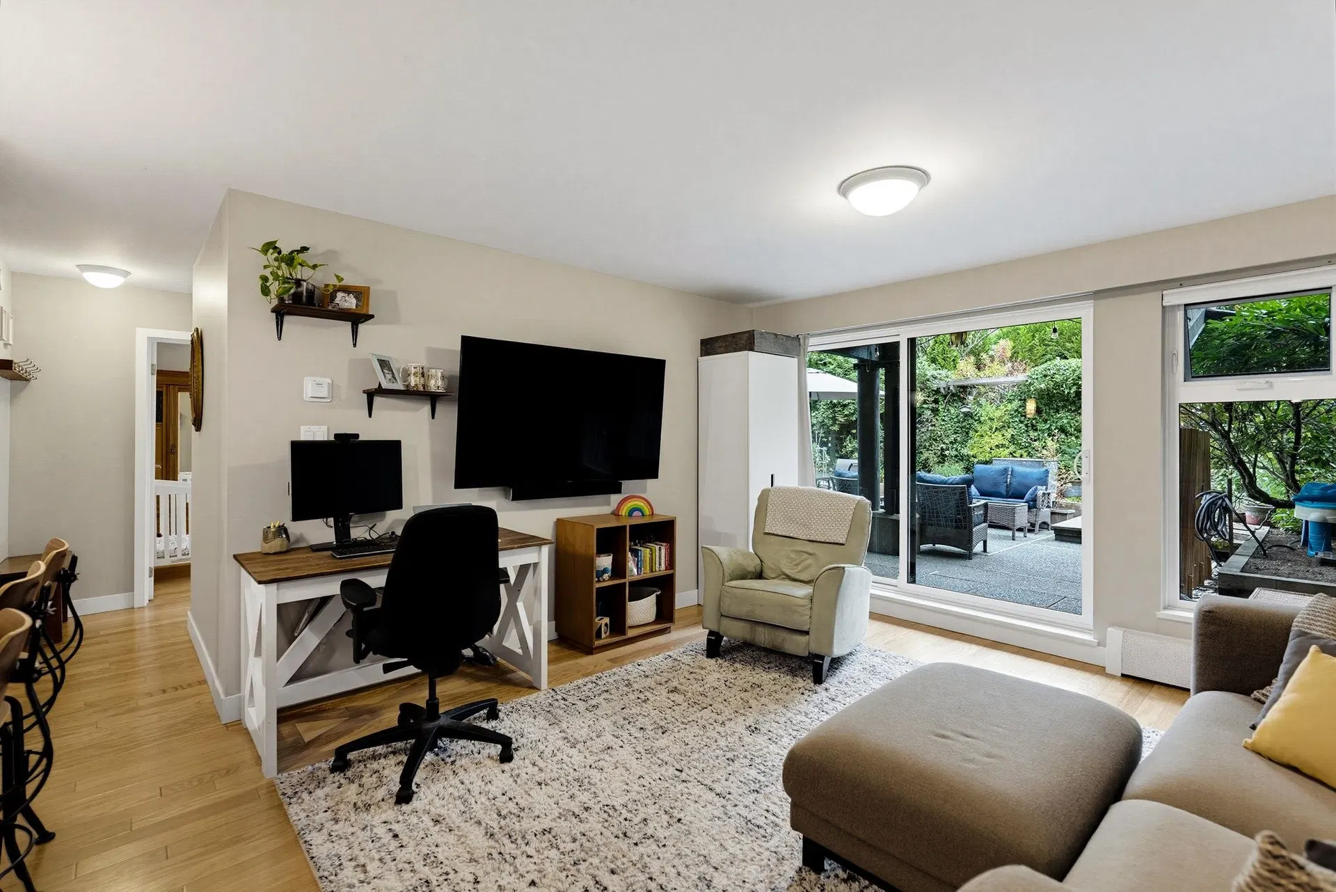 Photo 4 of 35 at #204 – 7377 Salisbury Avenue