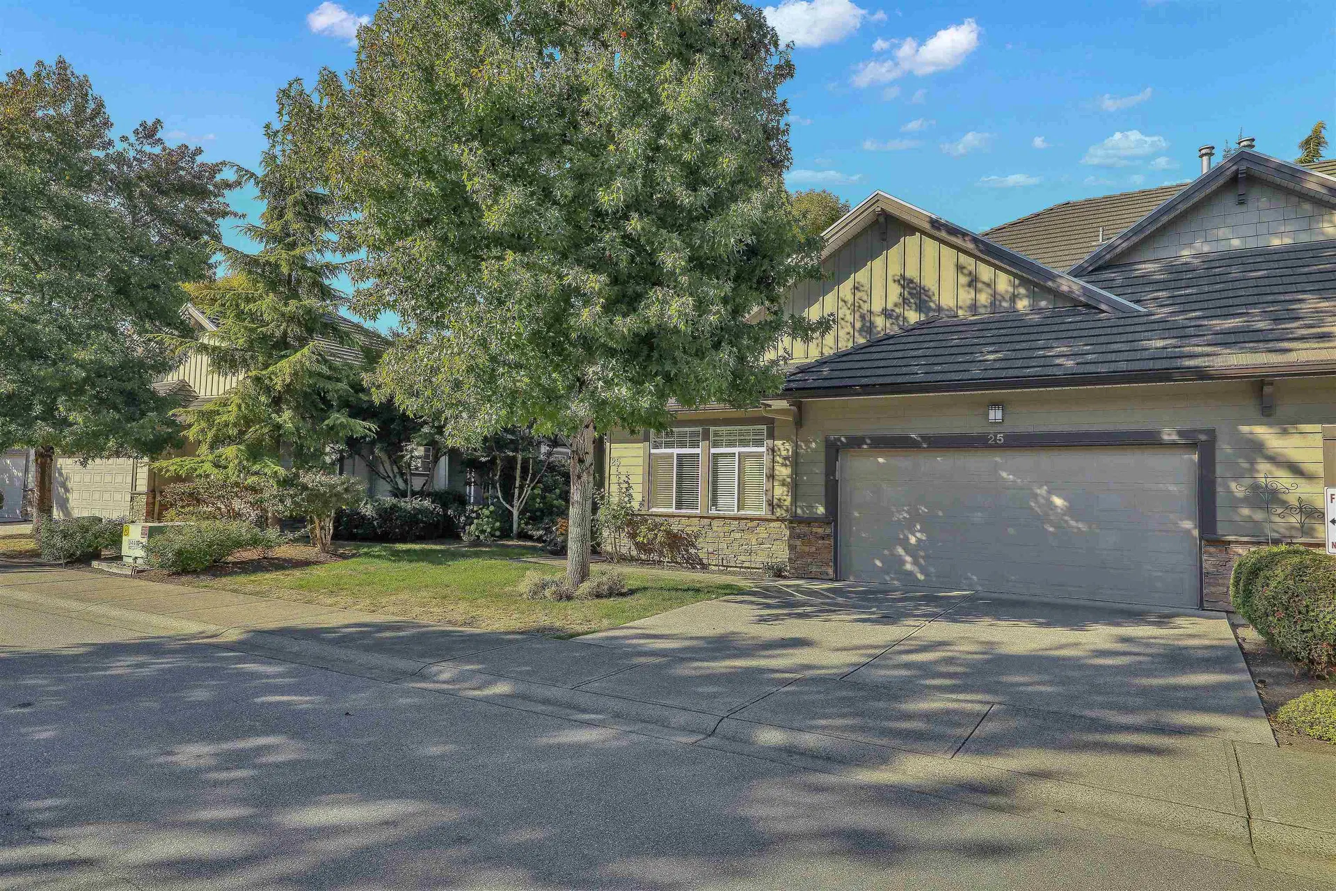 Photo 3 of 38 at #25 – 5688 152 Street