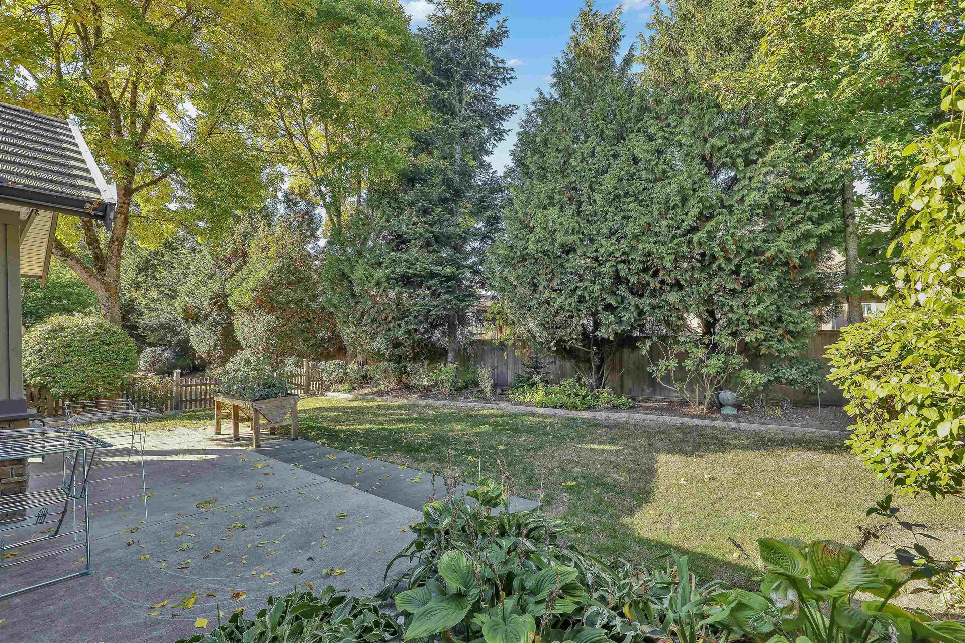 Photo 5 of 38 at #25 – 5688 152 Street